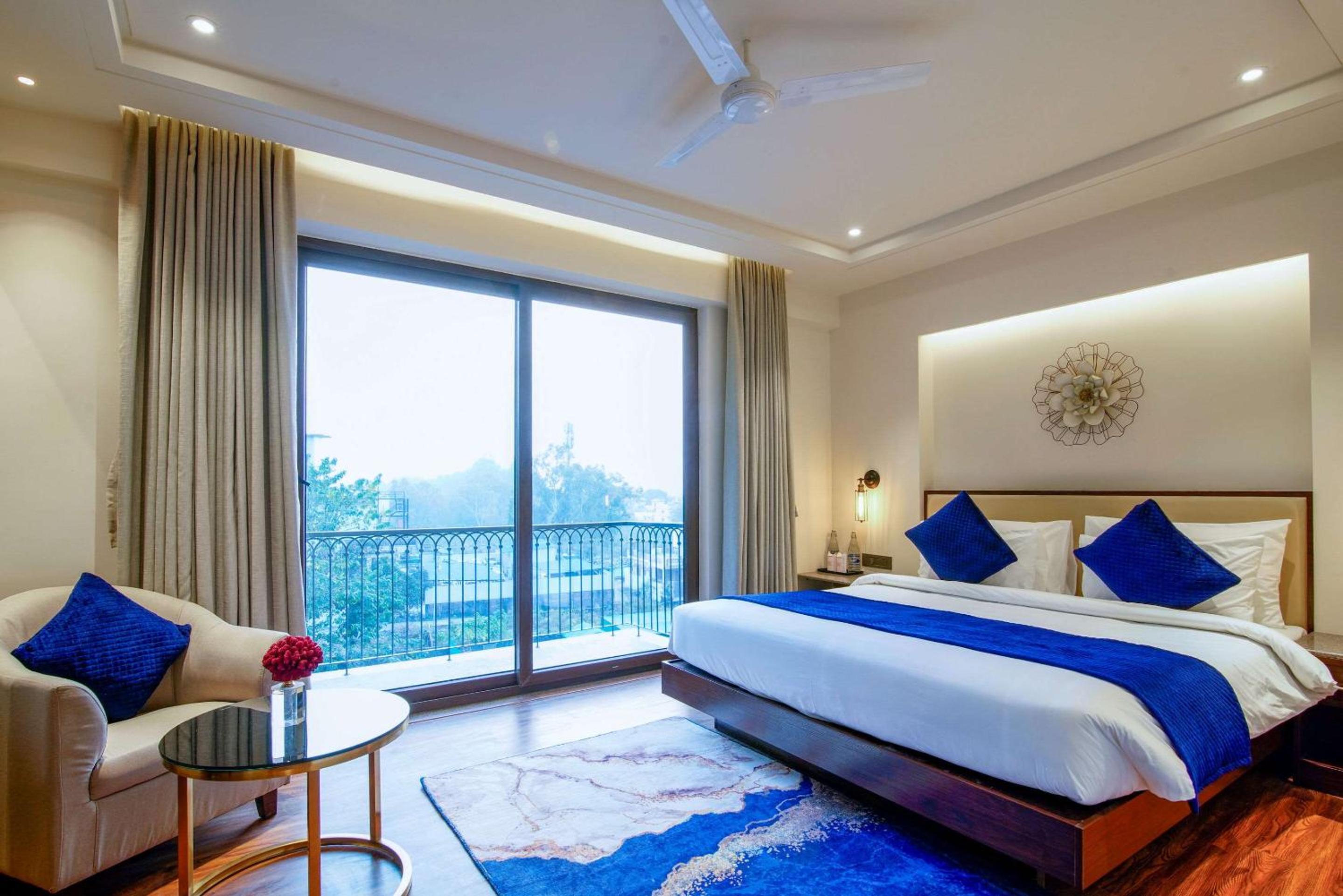 Standard King Room - Non-Smoking