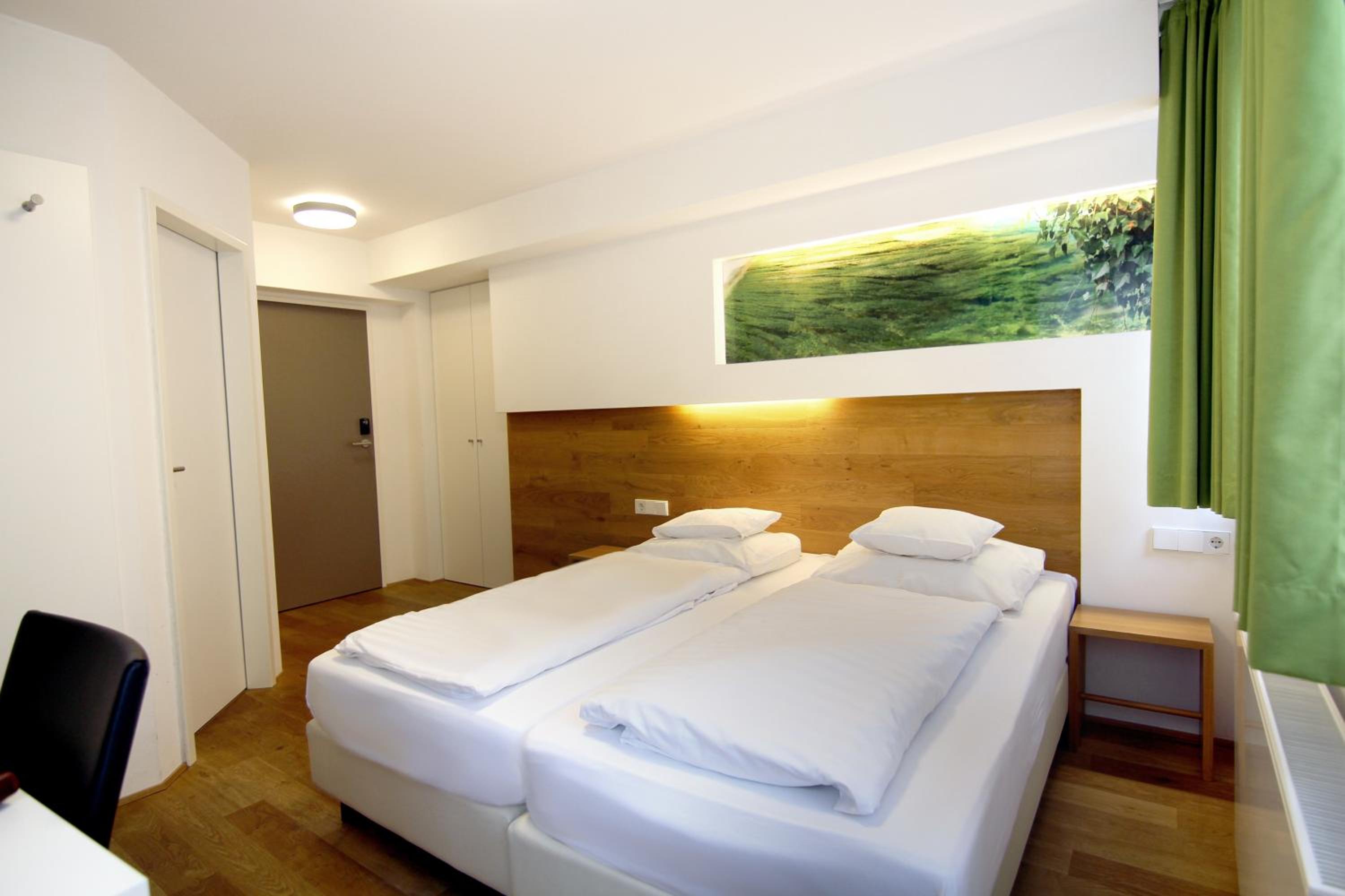 Economy Double Room - Photo 1