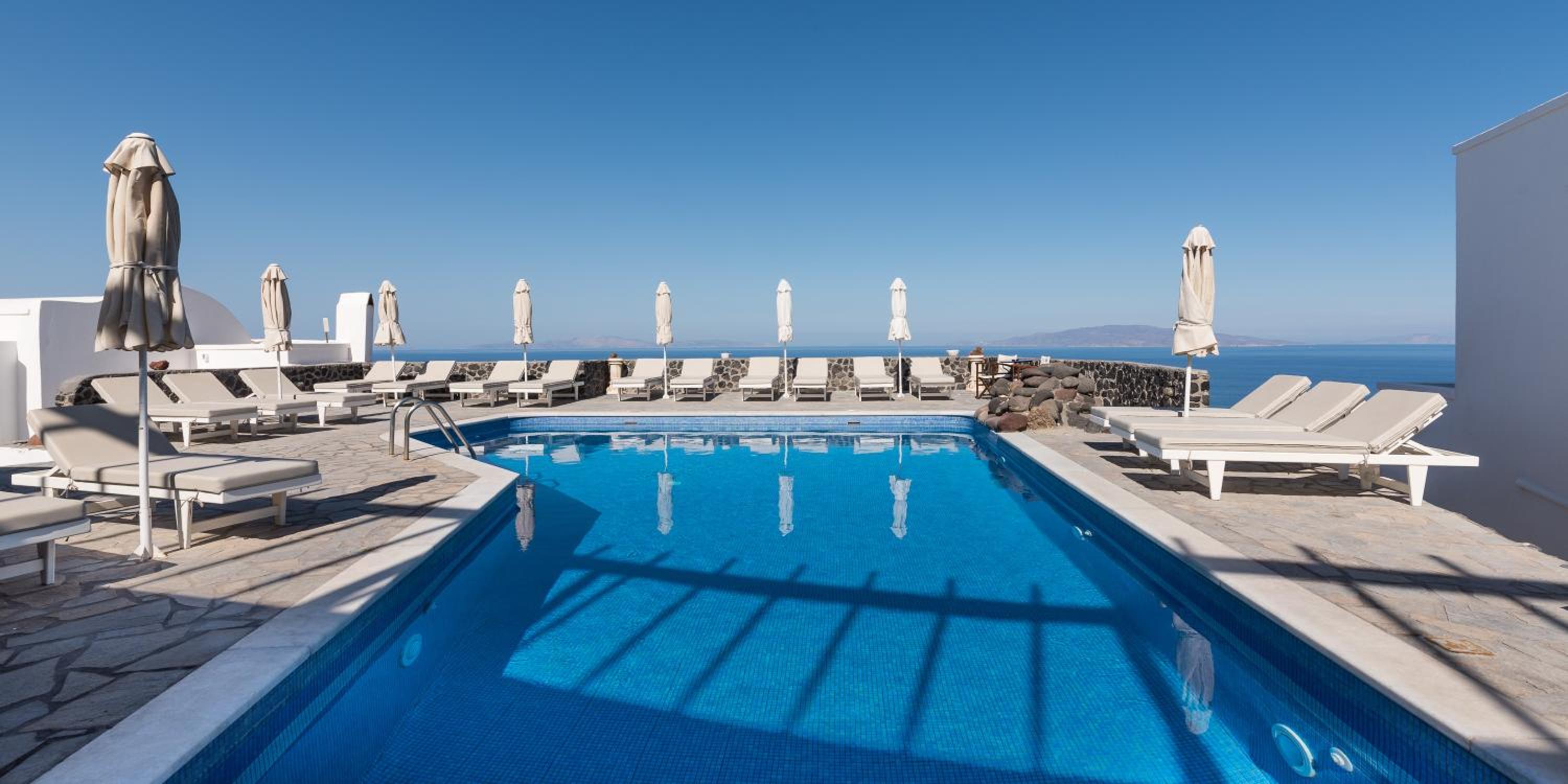 Superior Pool View Loft Room photo 3