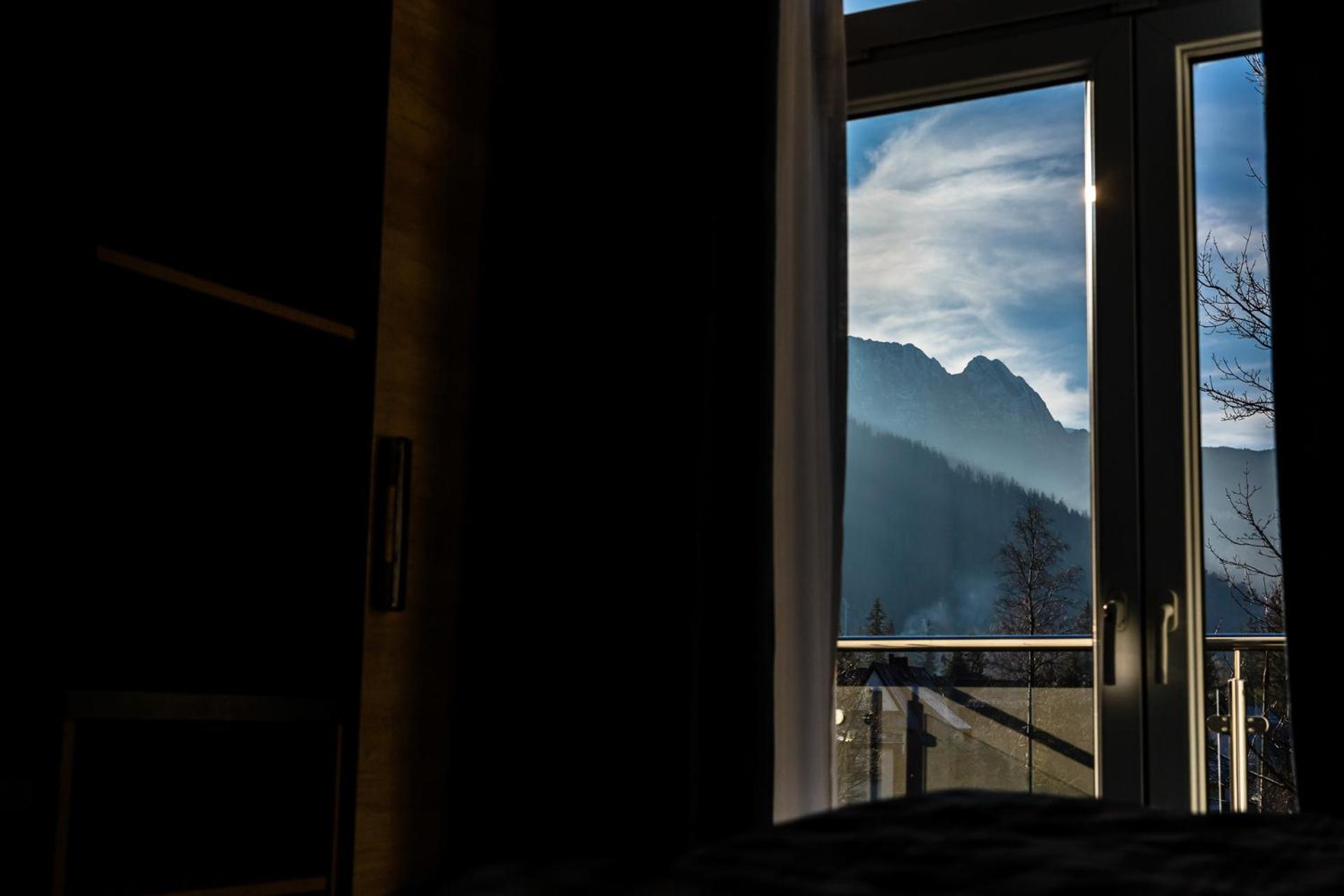 Double Room with Mountain View - Photo 12