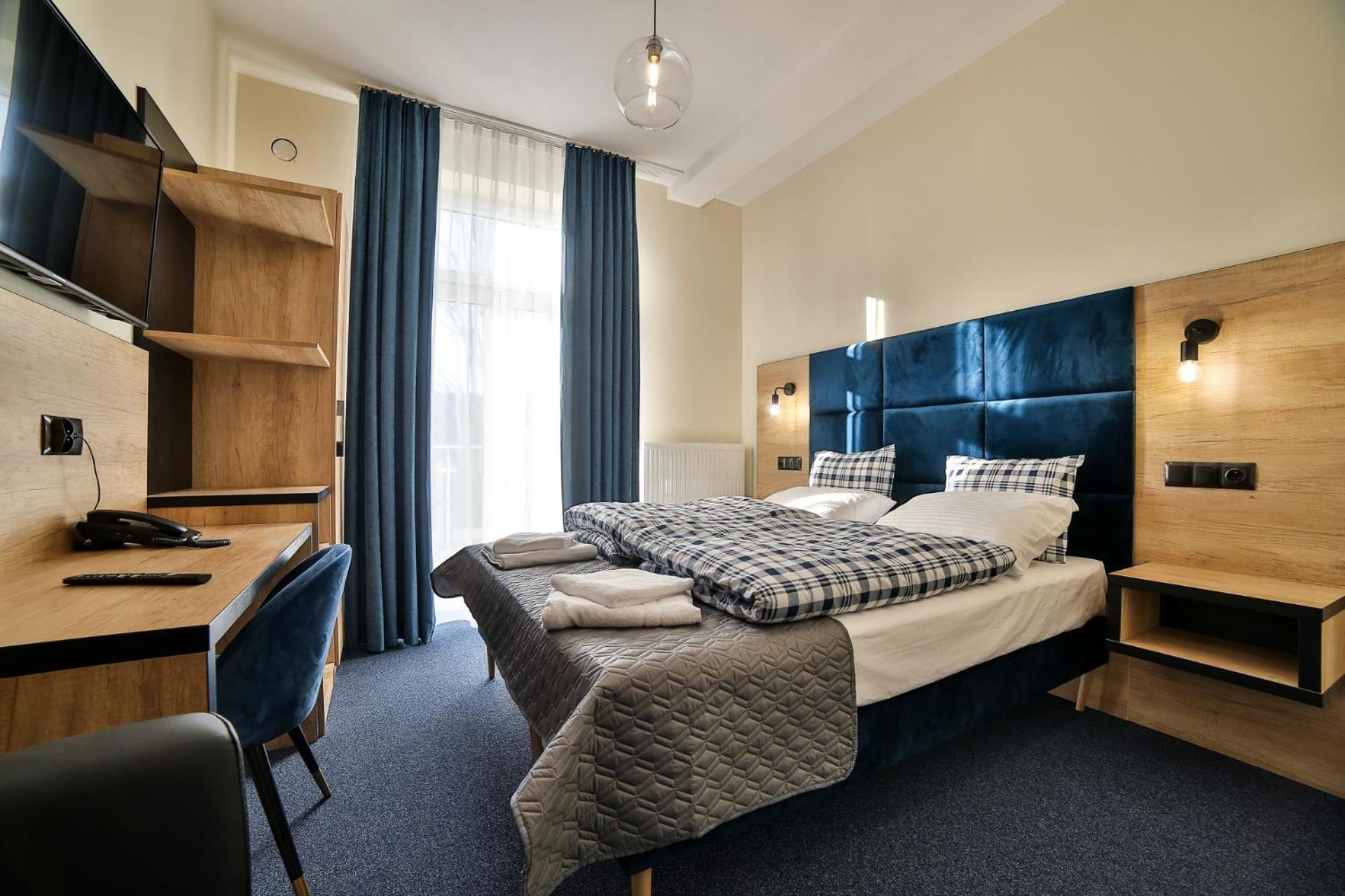 Double Room with Mountain View - Photo 2