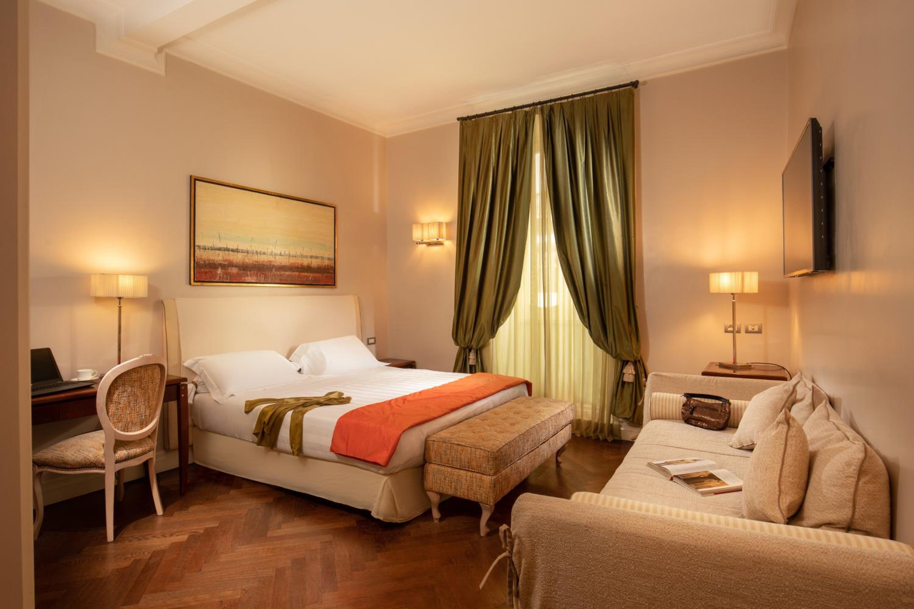 Elegance Quadruple Room - Annex Building - Via del Corso 75