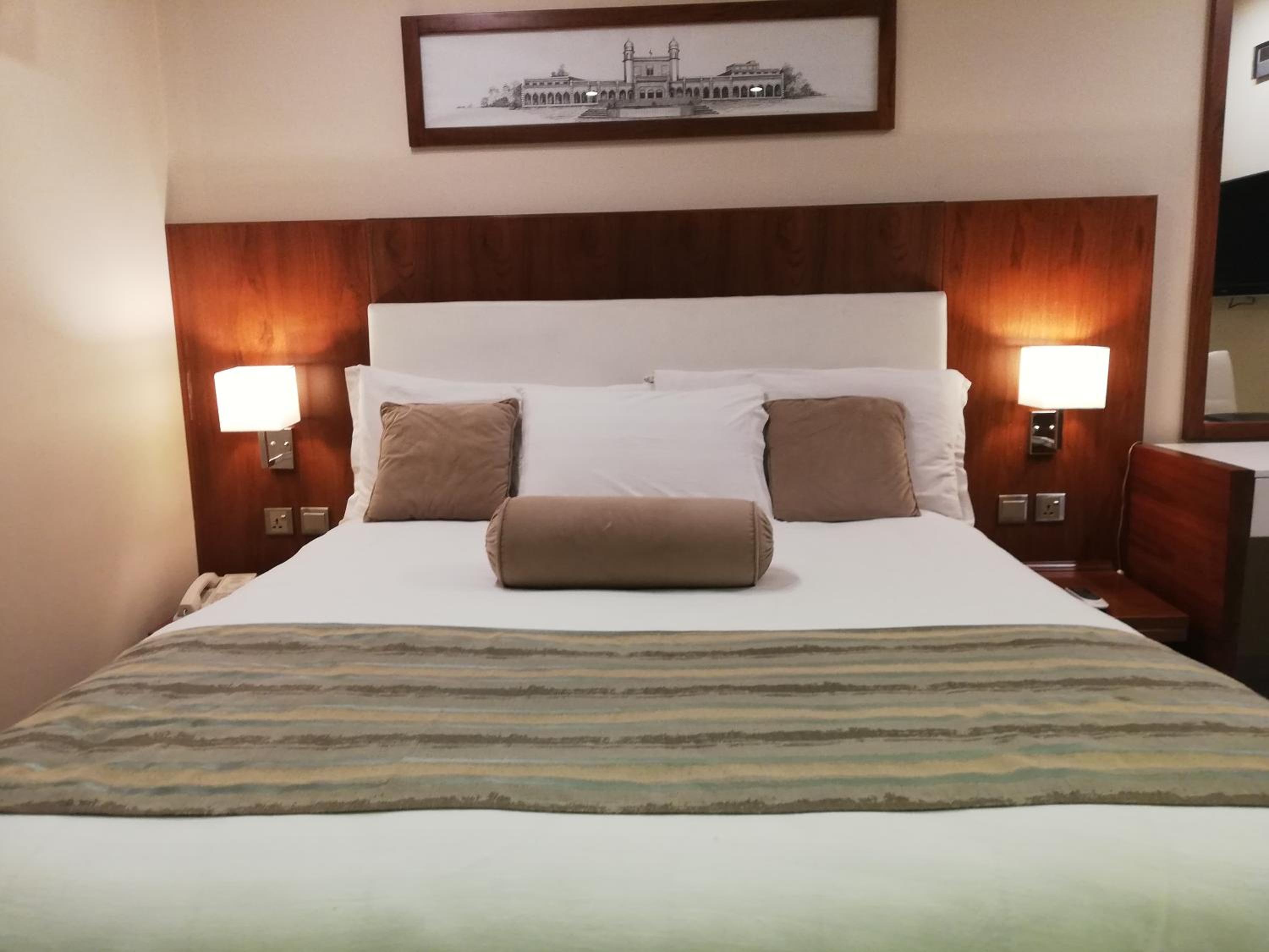 Deluxe Queen Room photo 2