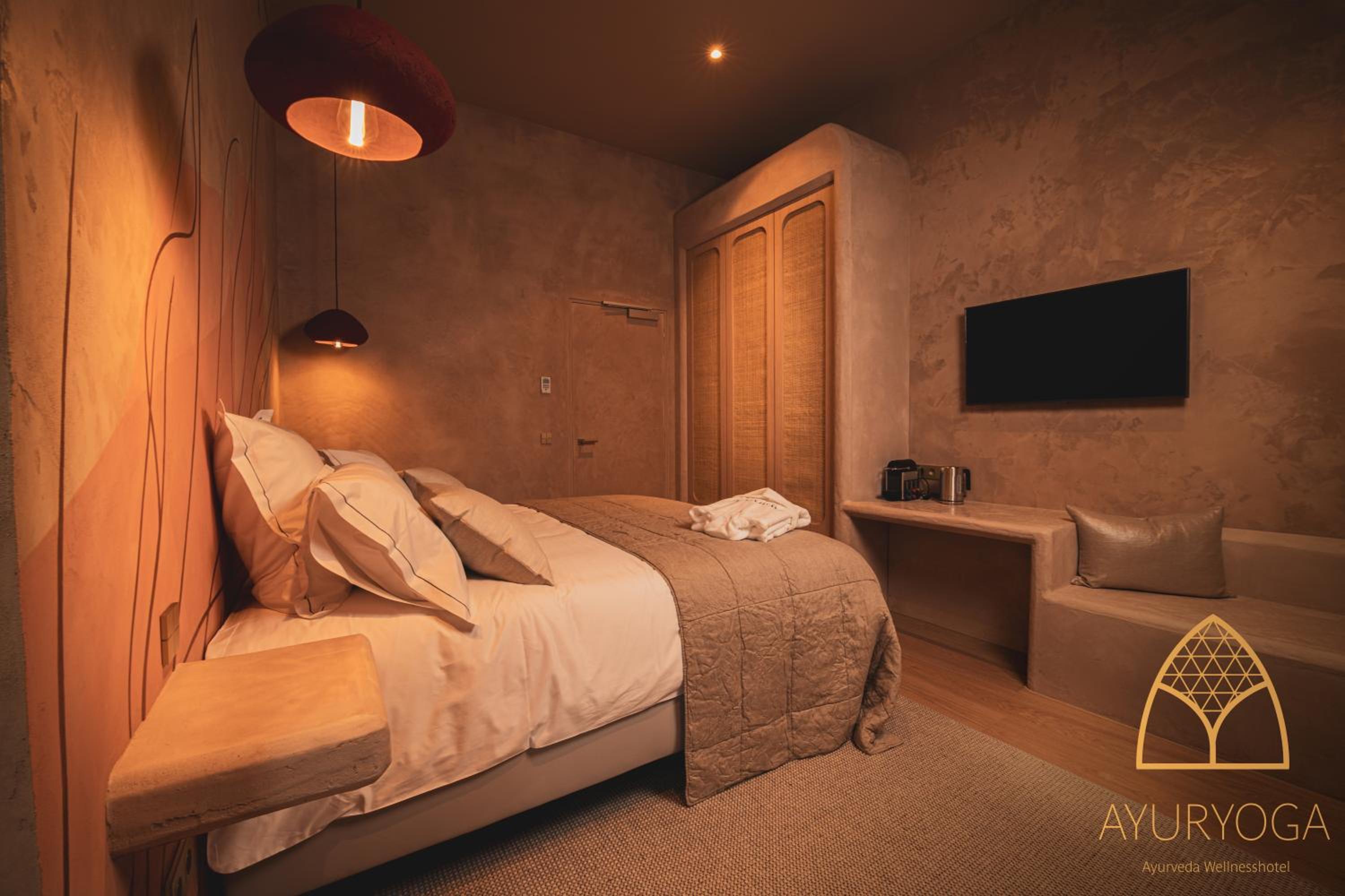 Deluxe Room - Photo 7