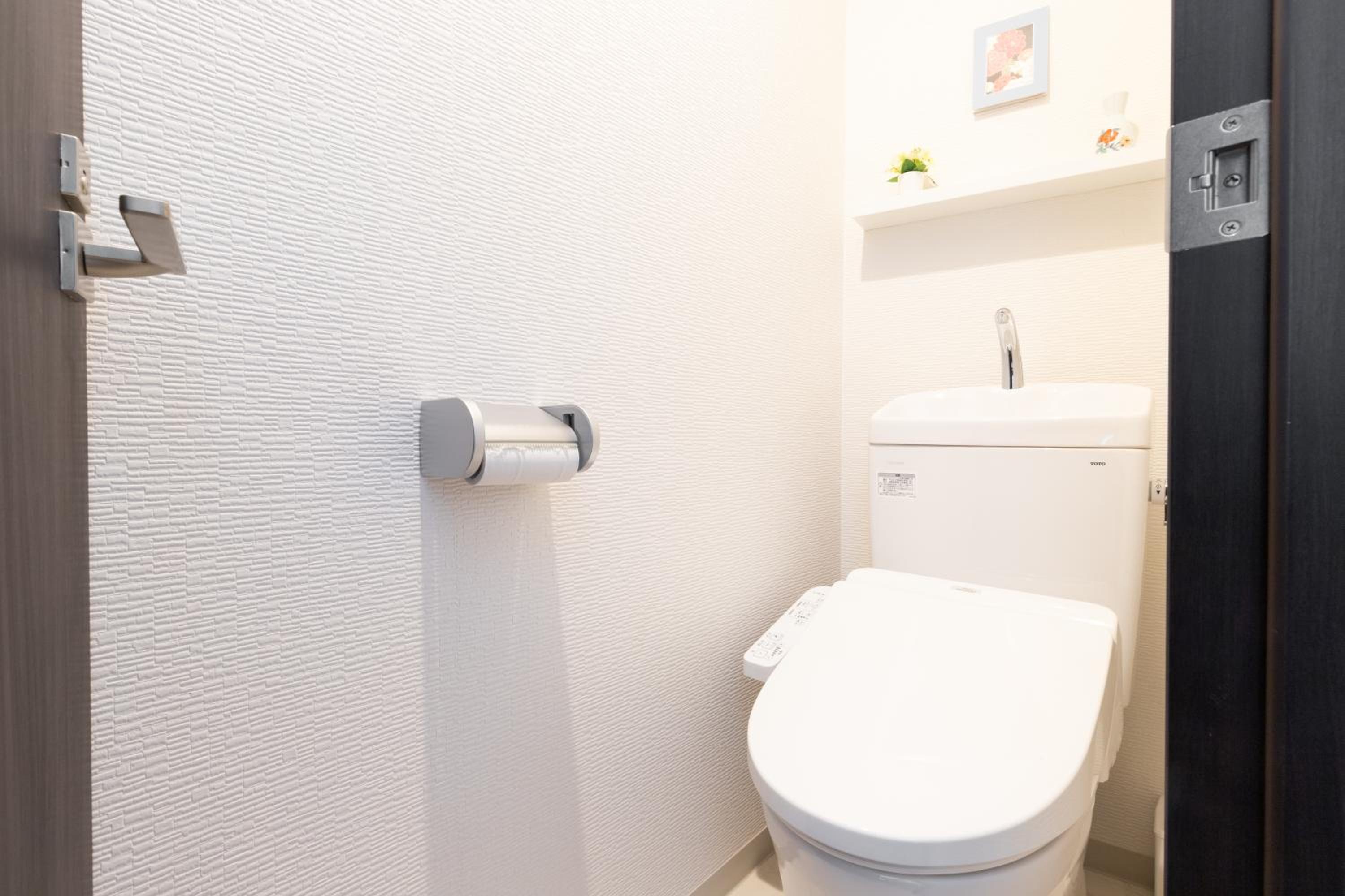 Apartment with Shower photo 3