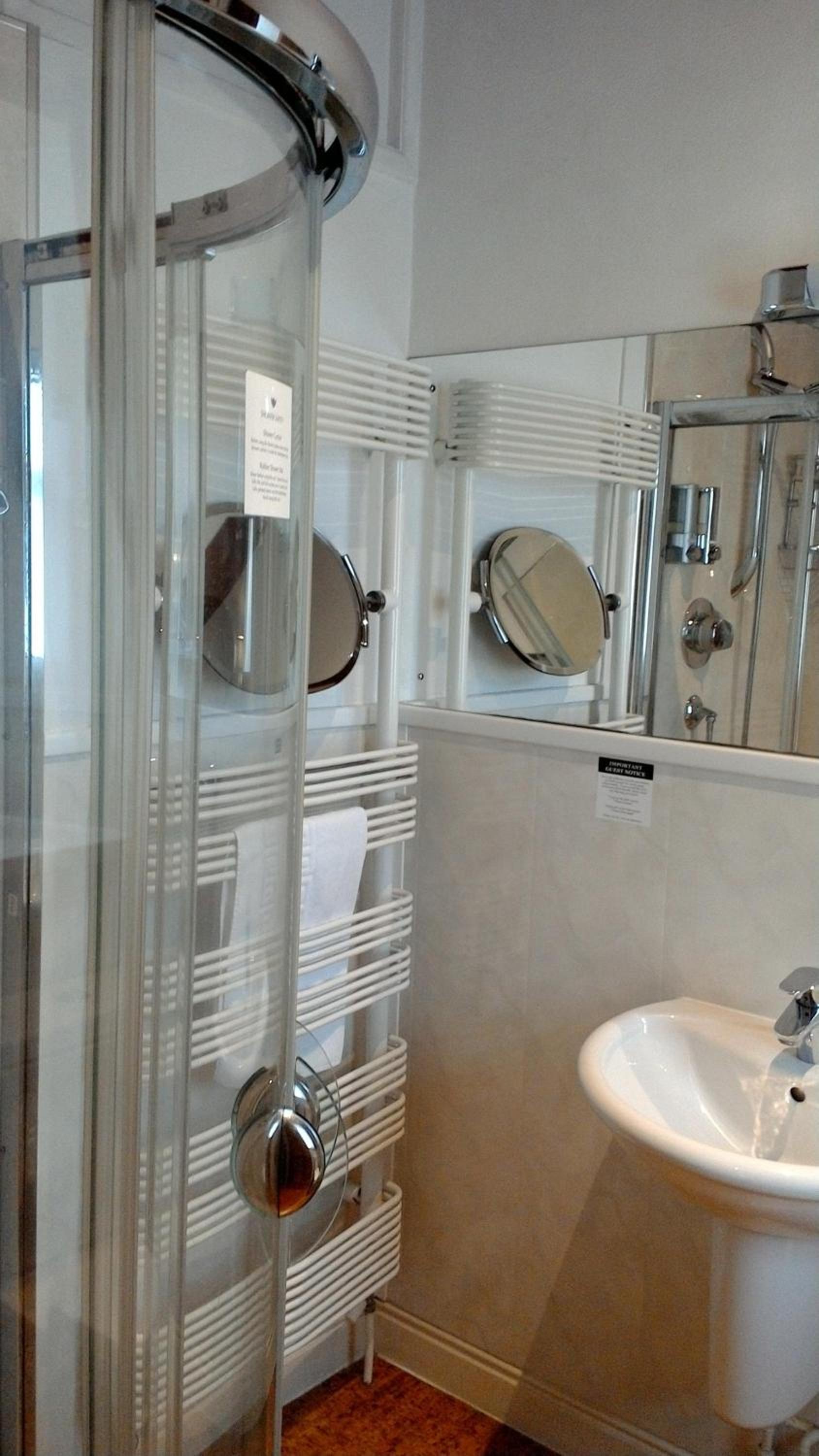 Double Room with Private Bathroom photo 2