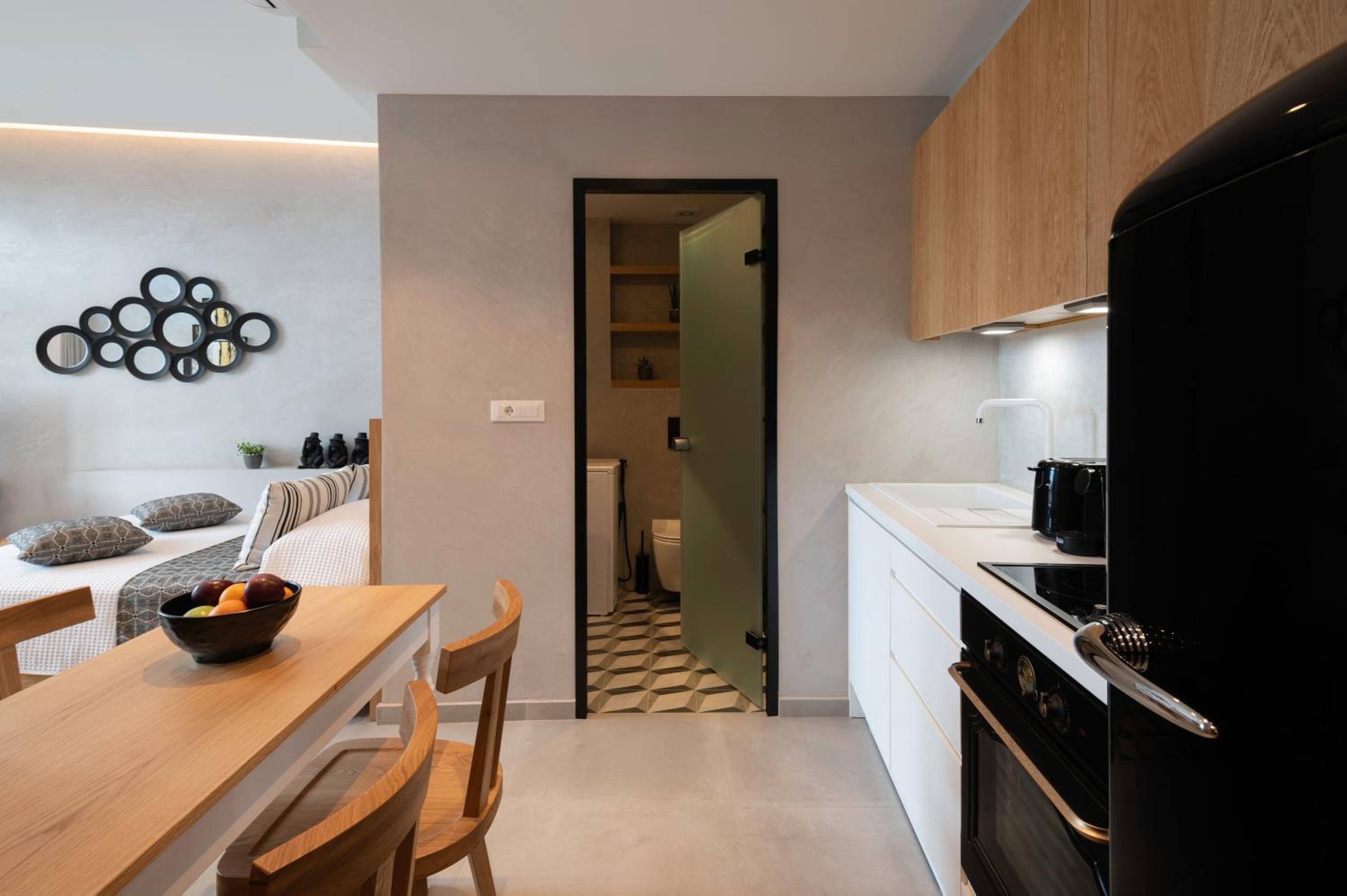 Suite with Old Town View - Photo 6