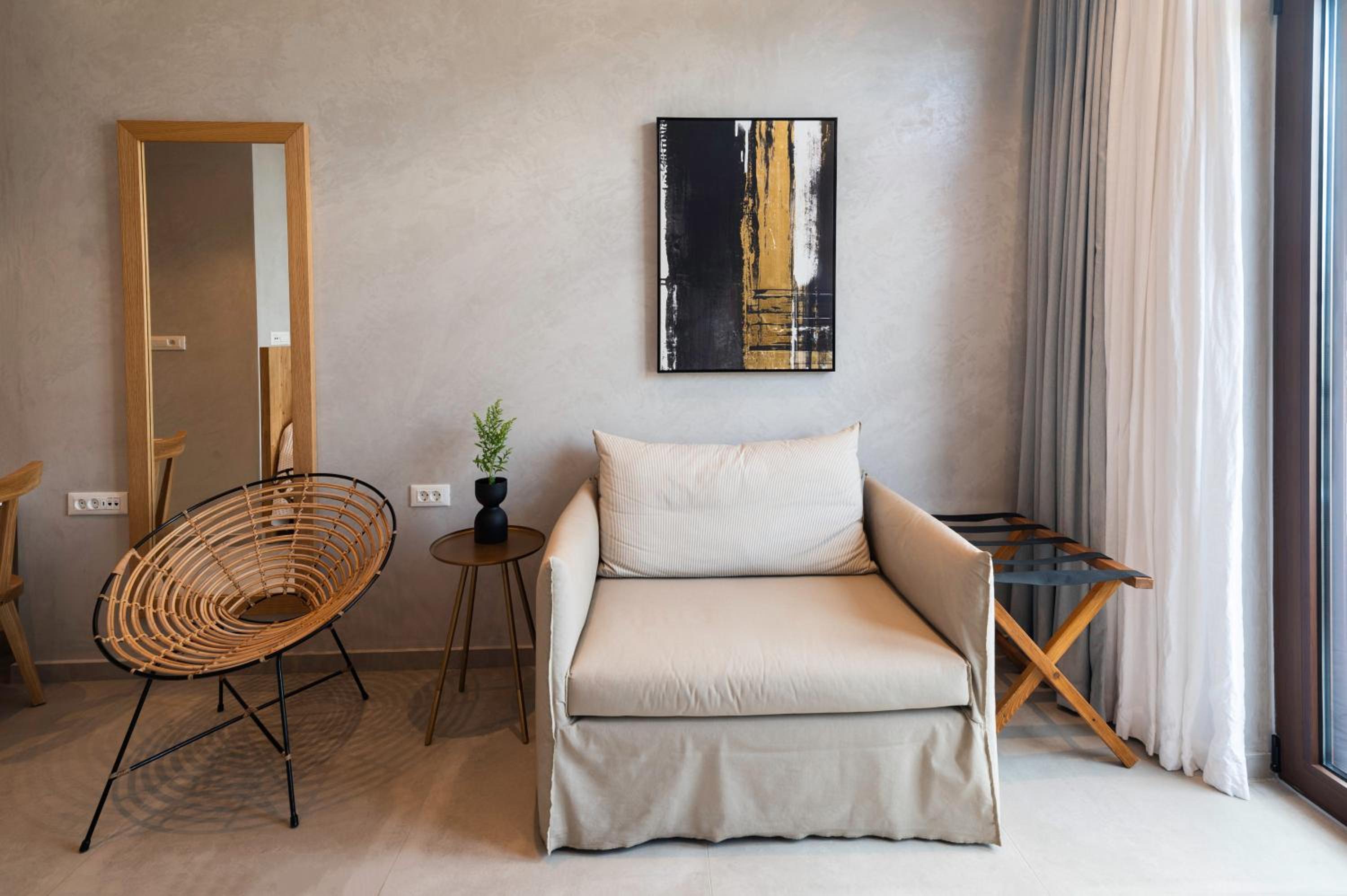 Suite with Old Town View - Photo 10