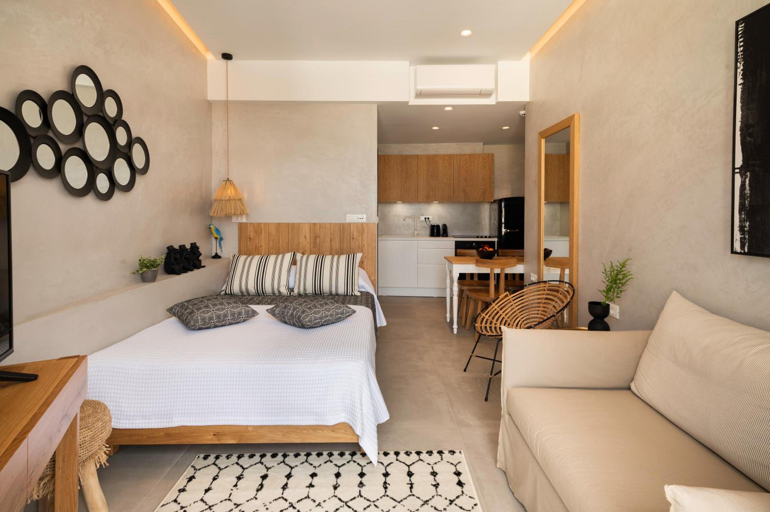 Suite with Old Town View - Photo 1