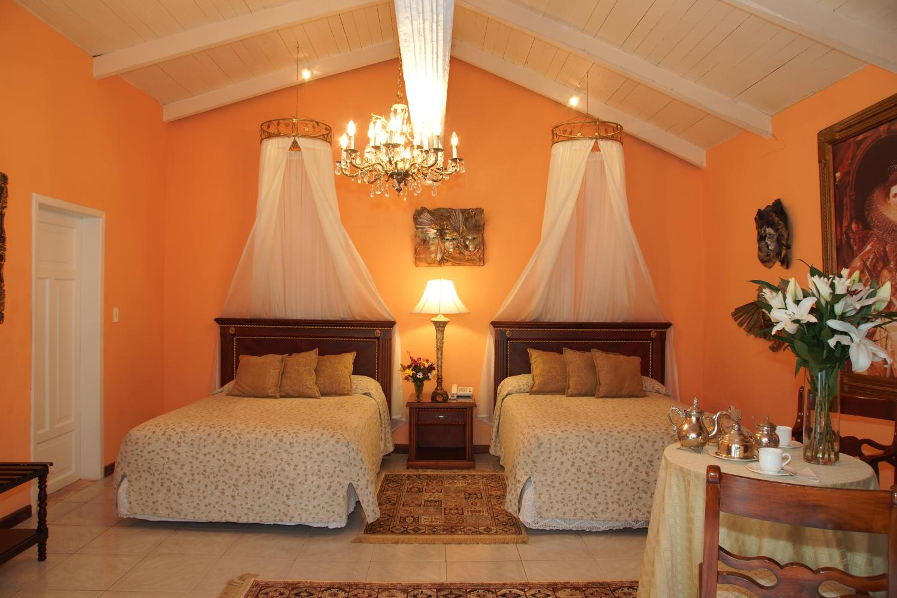 Queen Suite photo 1