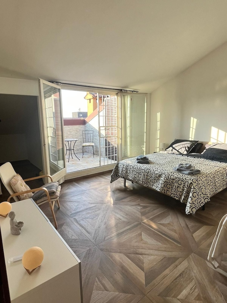 Deluxe Triple Room, City View