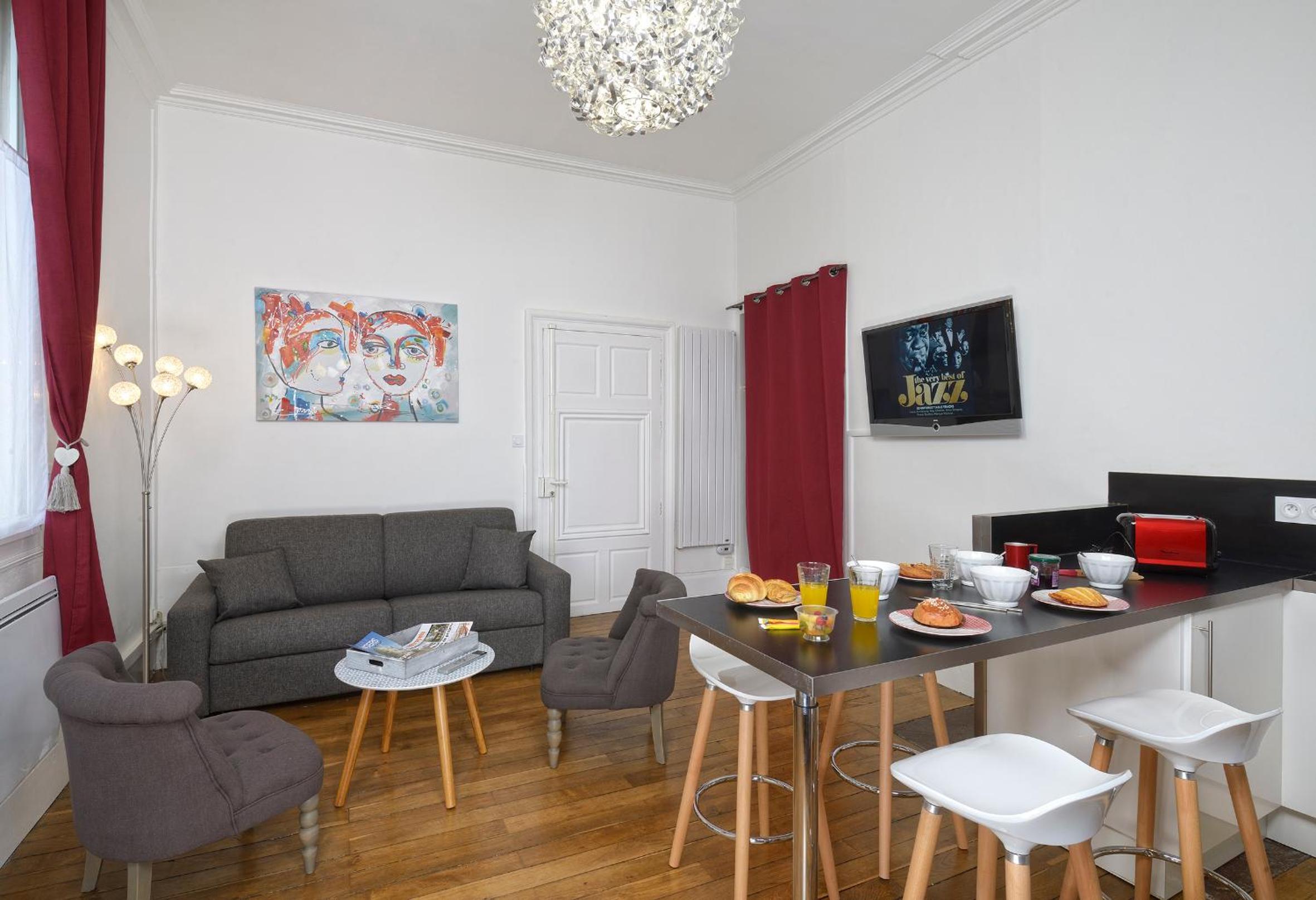 Deluxe Apartment