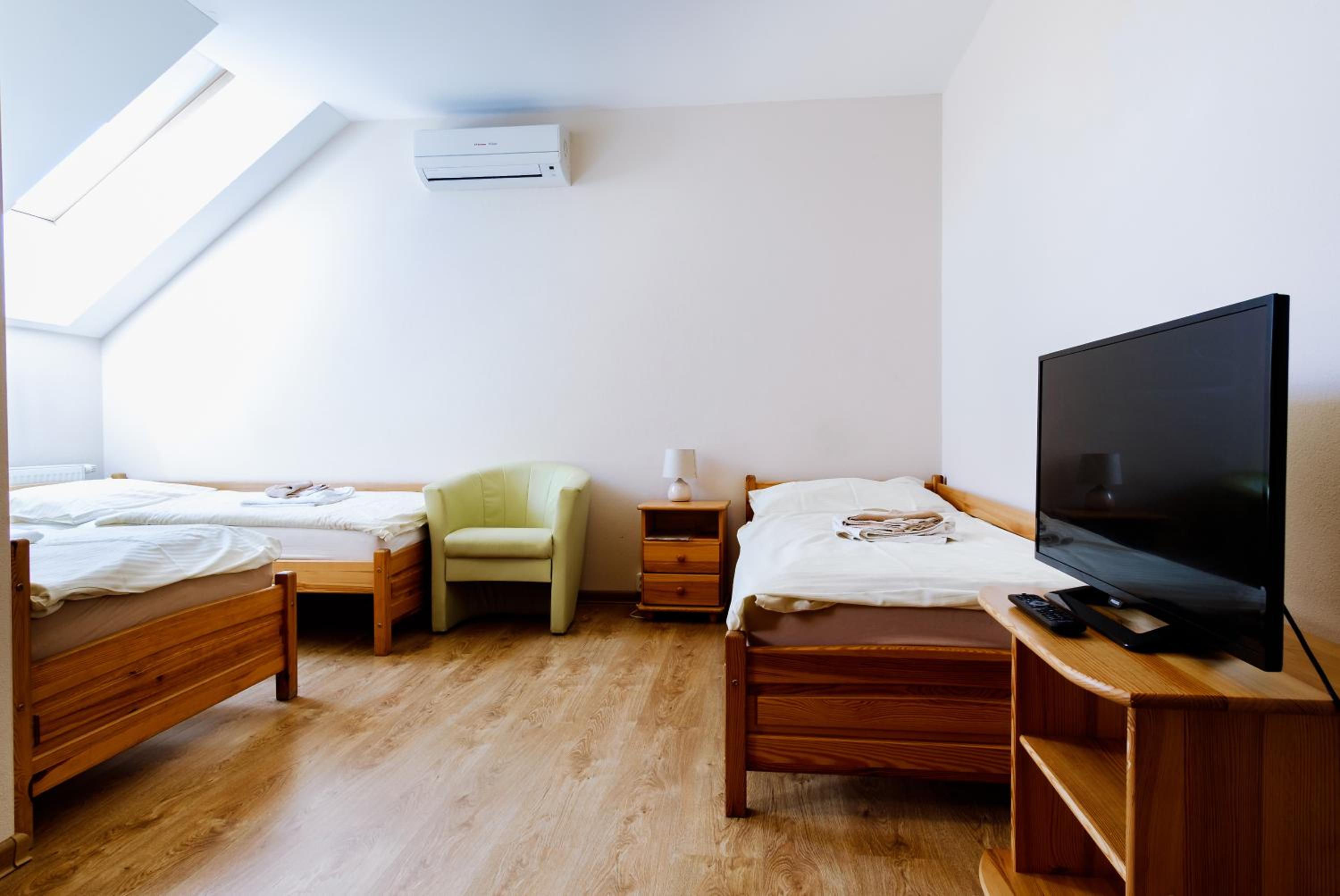 Triple Room - Photo 7