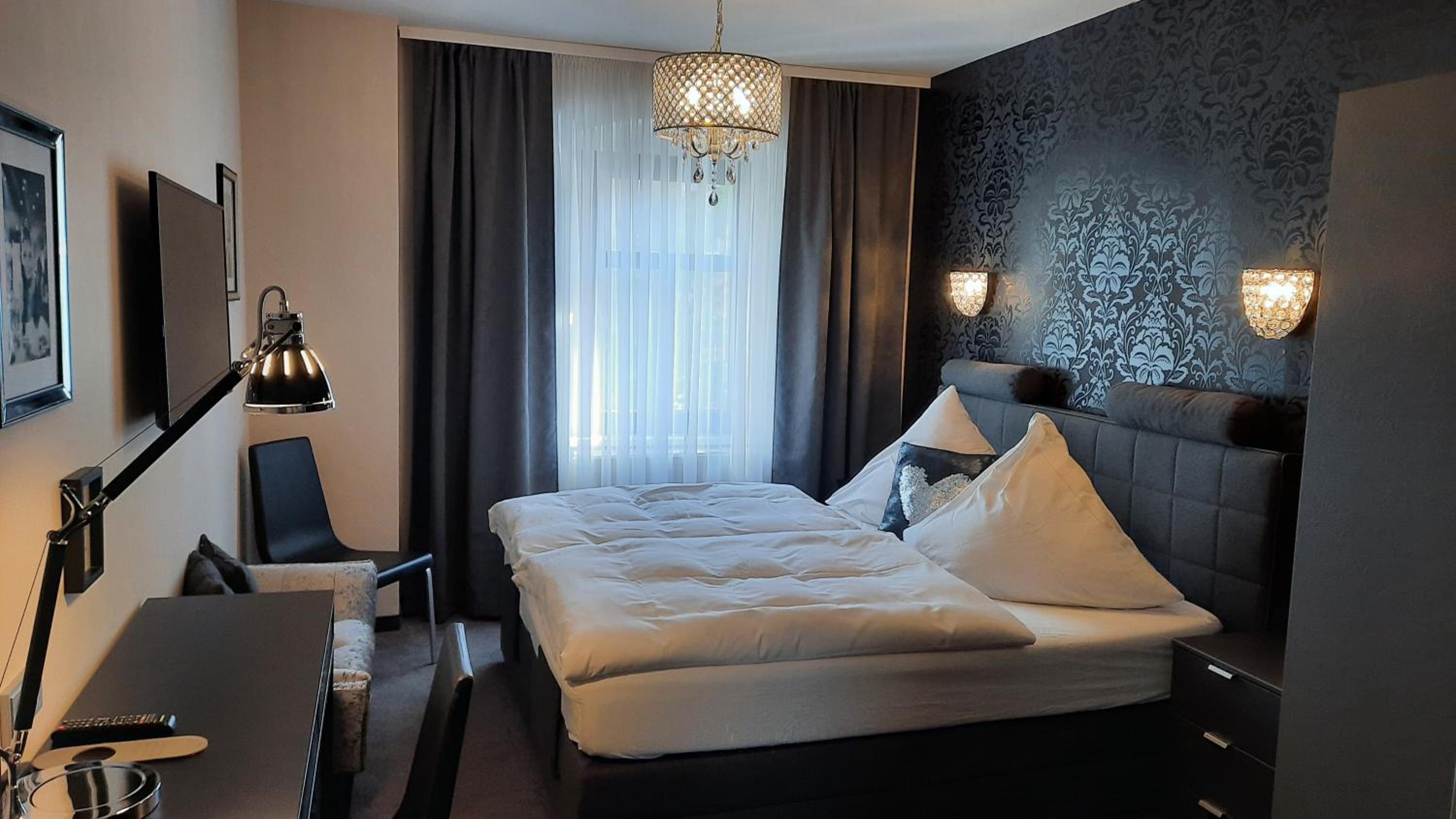 Standard Double Room - Photo 1