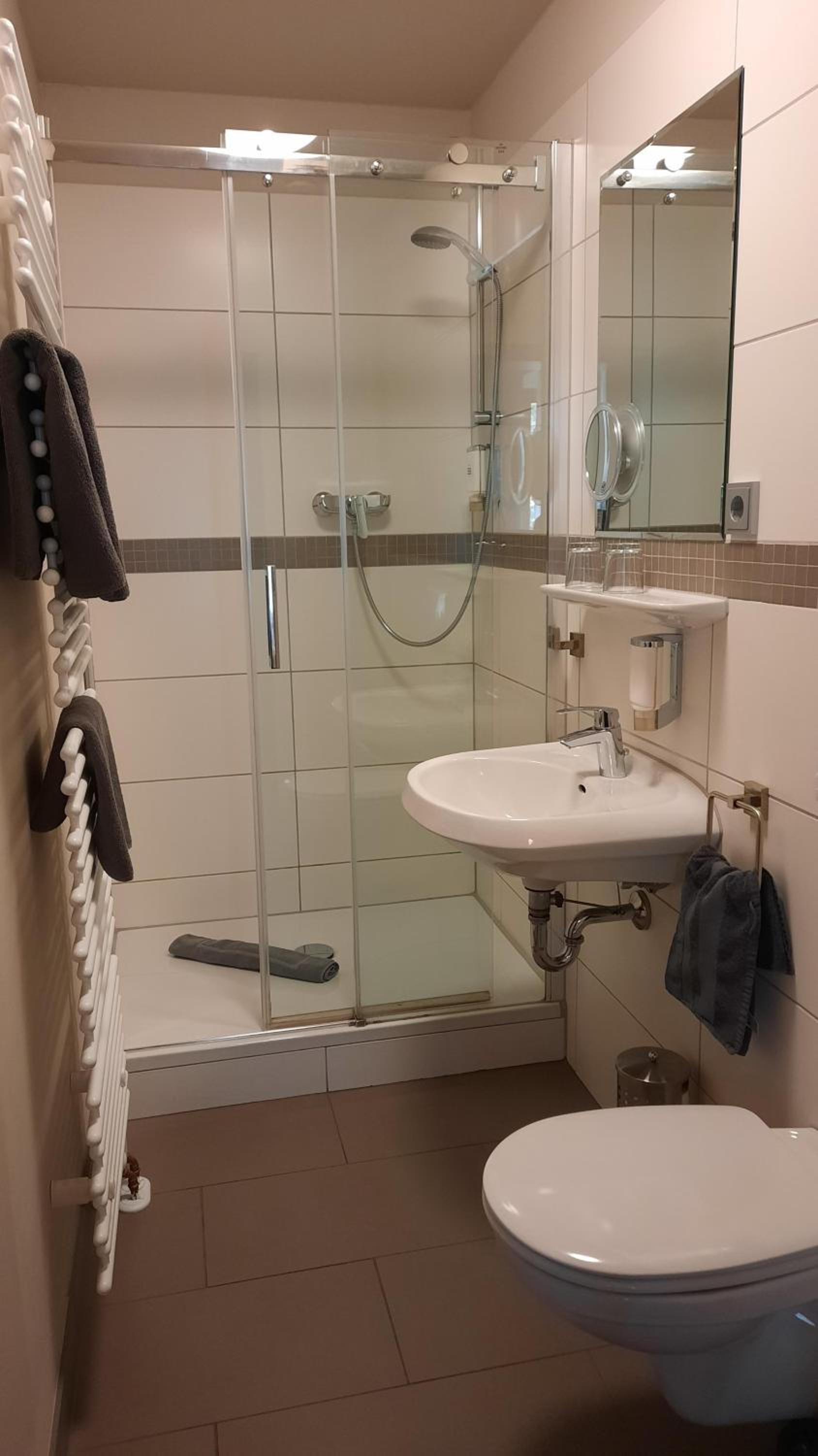 Standard Double Room - Photo 3
