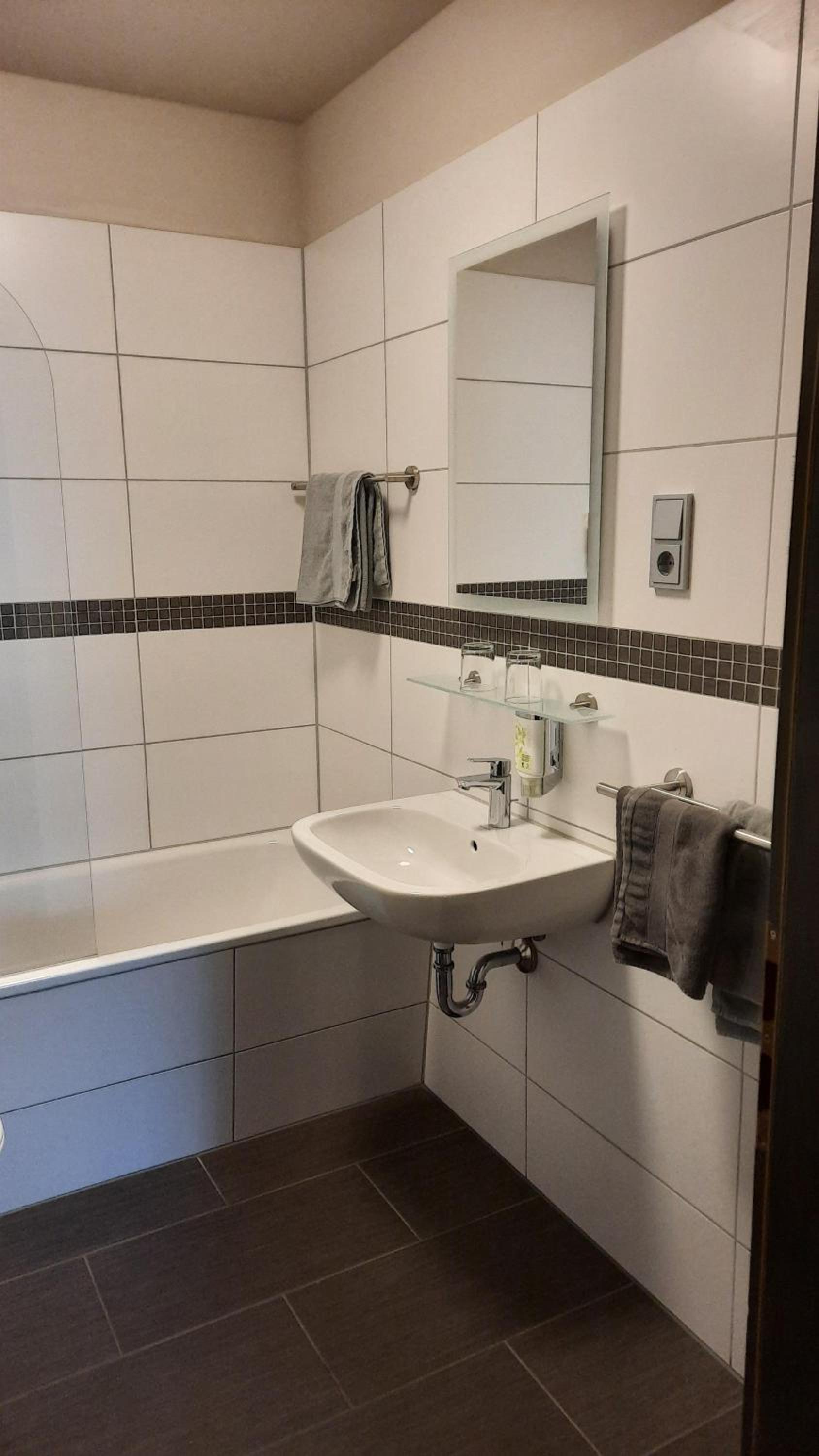 Standard Double Room - Photo 4