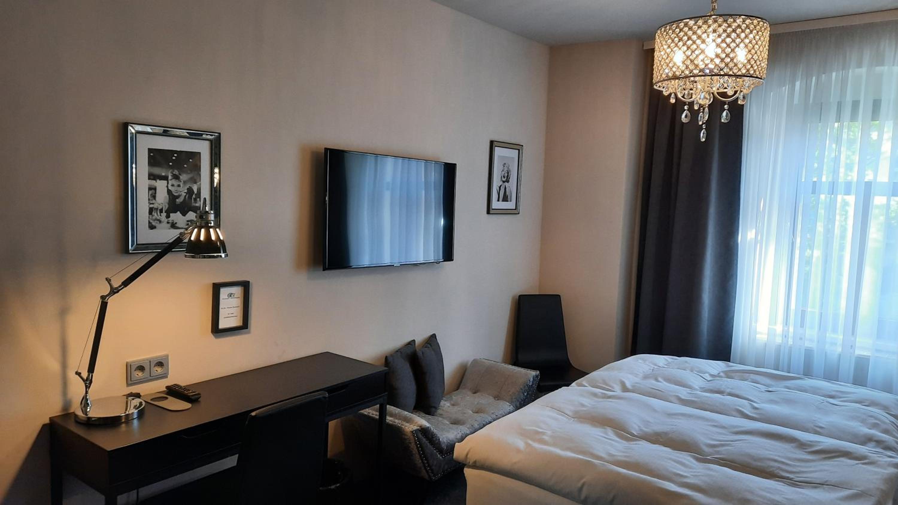 Standard Double Room - Photo 2