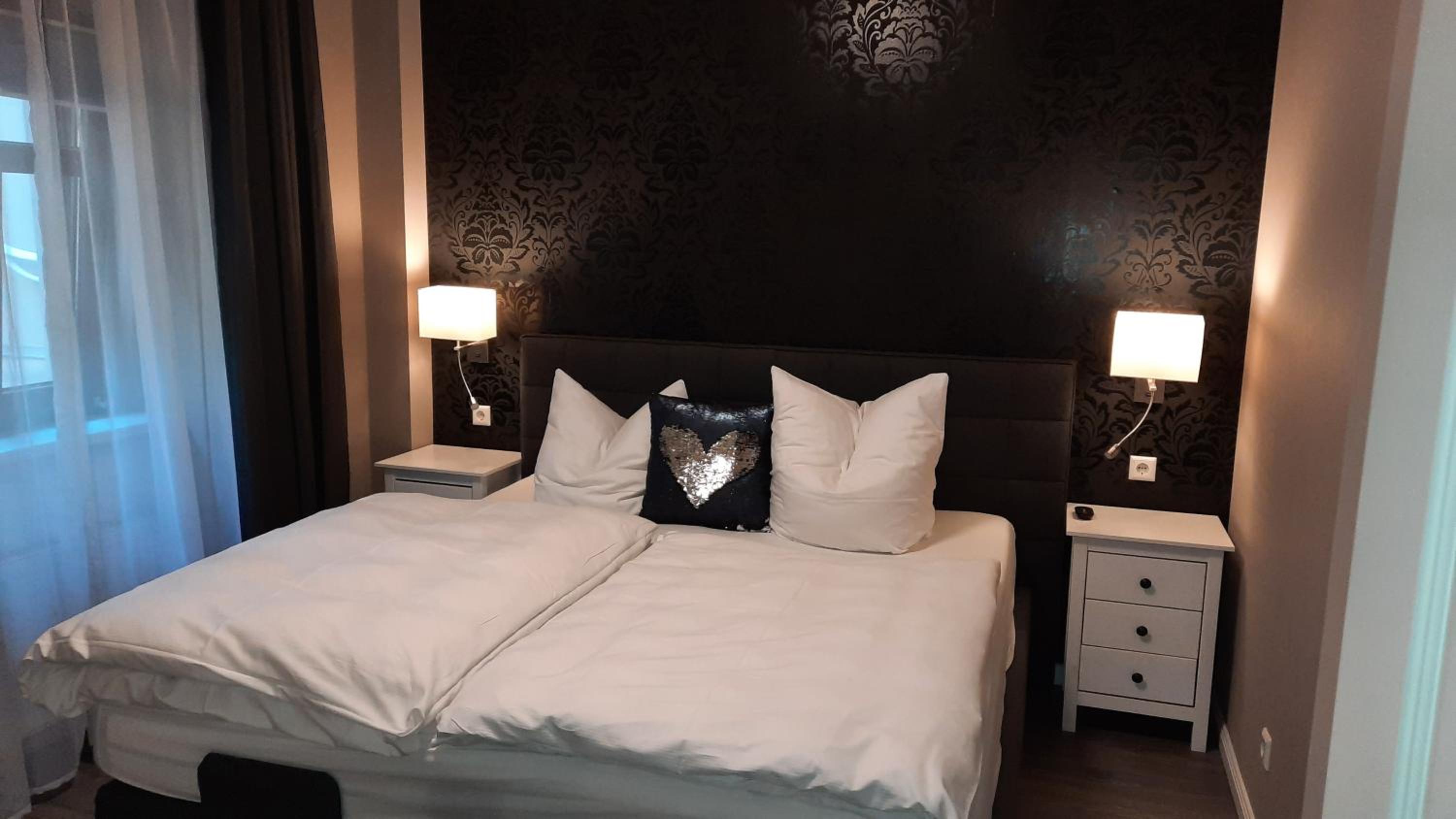 One-Bedroom Deluxe Apartment - Photo 12