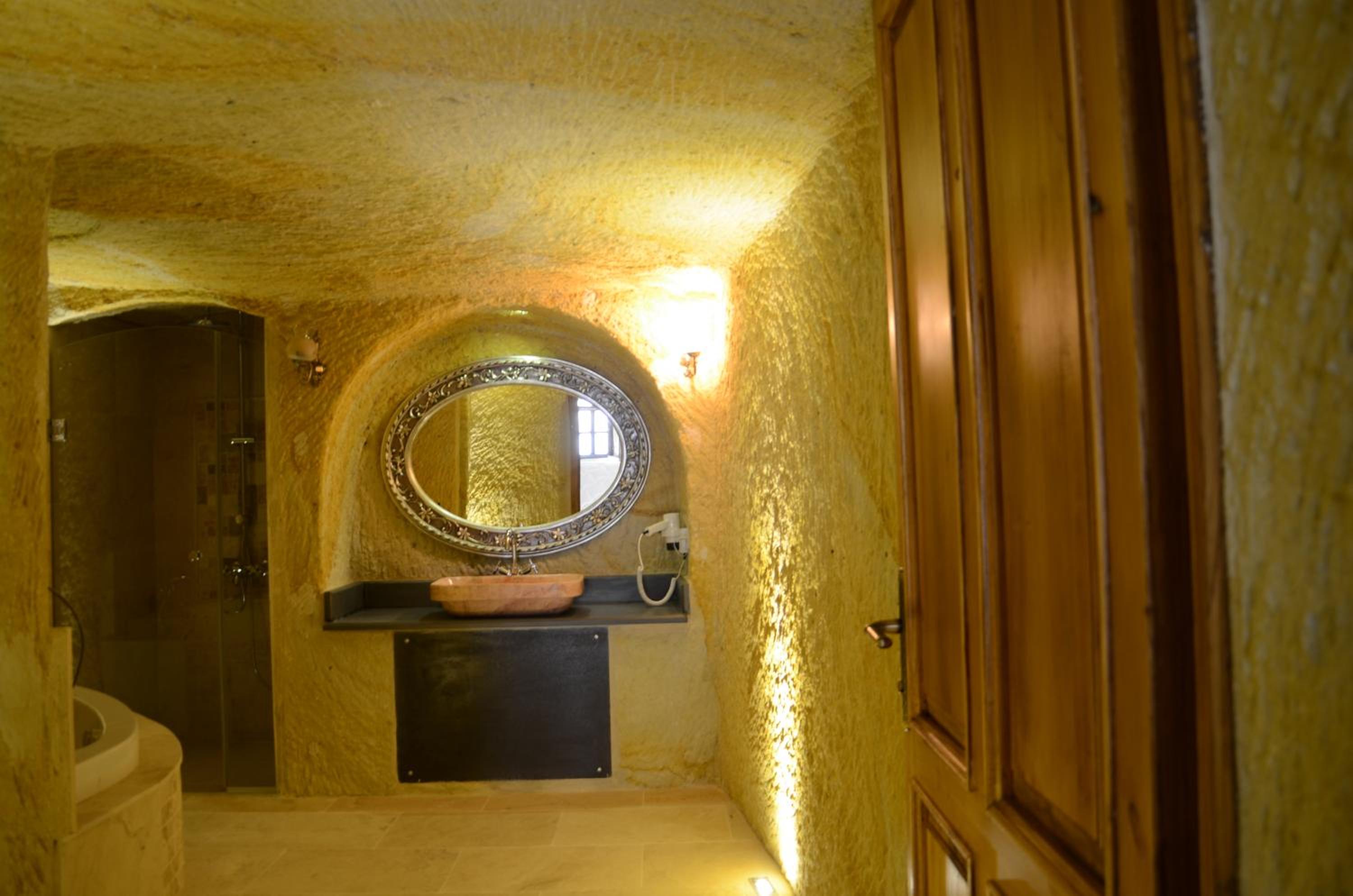 Deluxe Cave Room photo 2