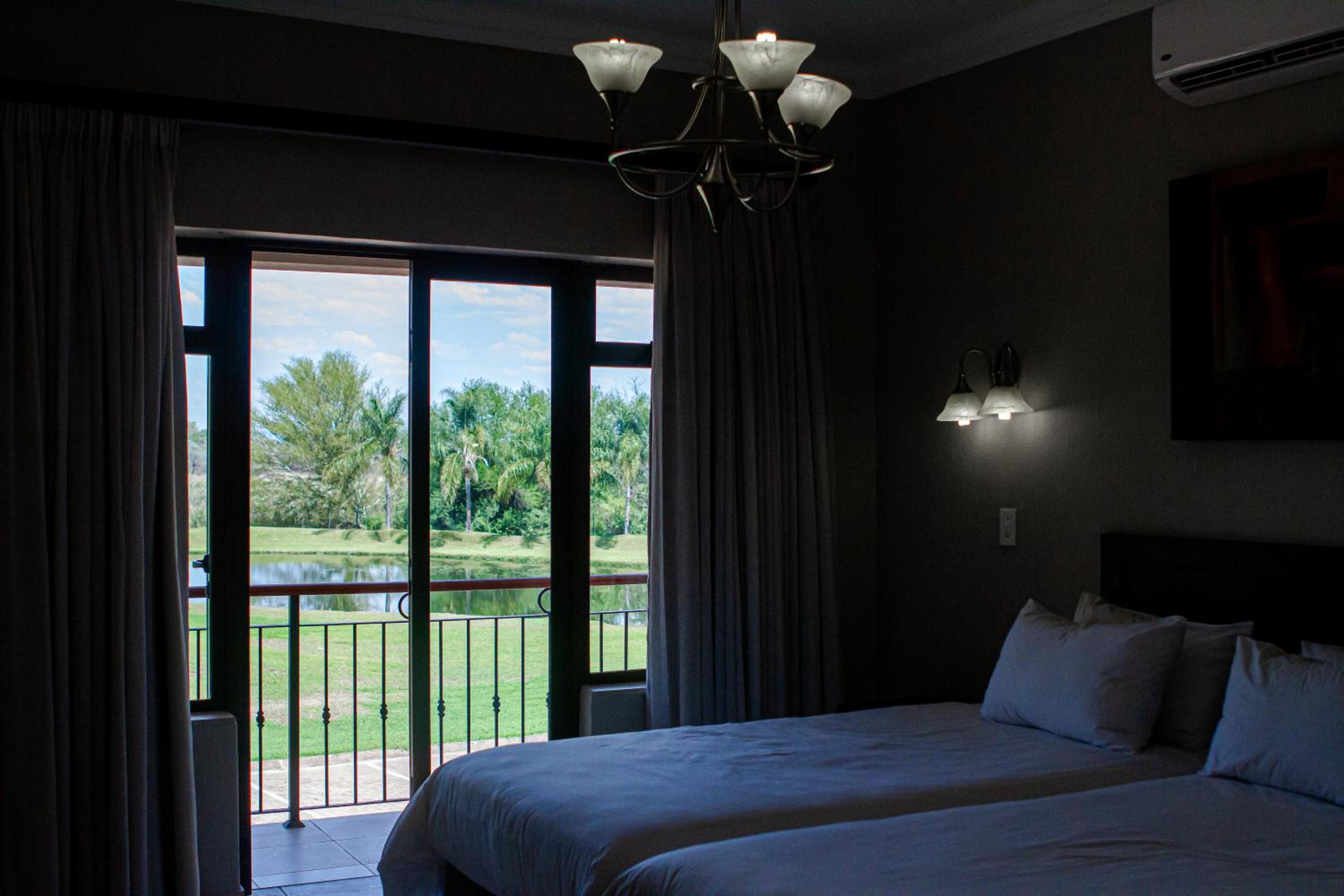 Standard Twin Room - Photo 5