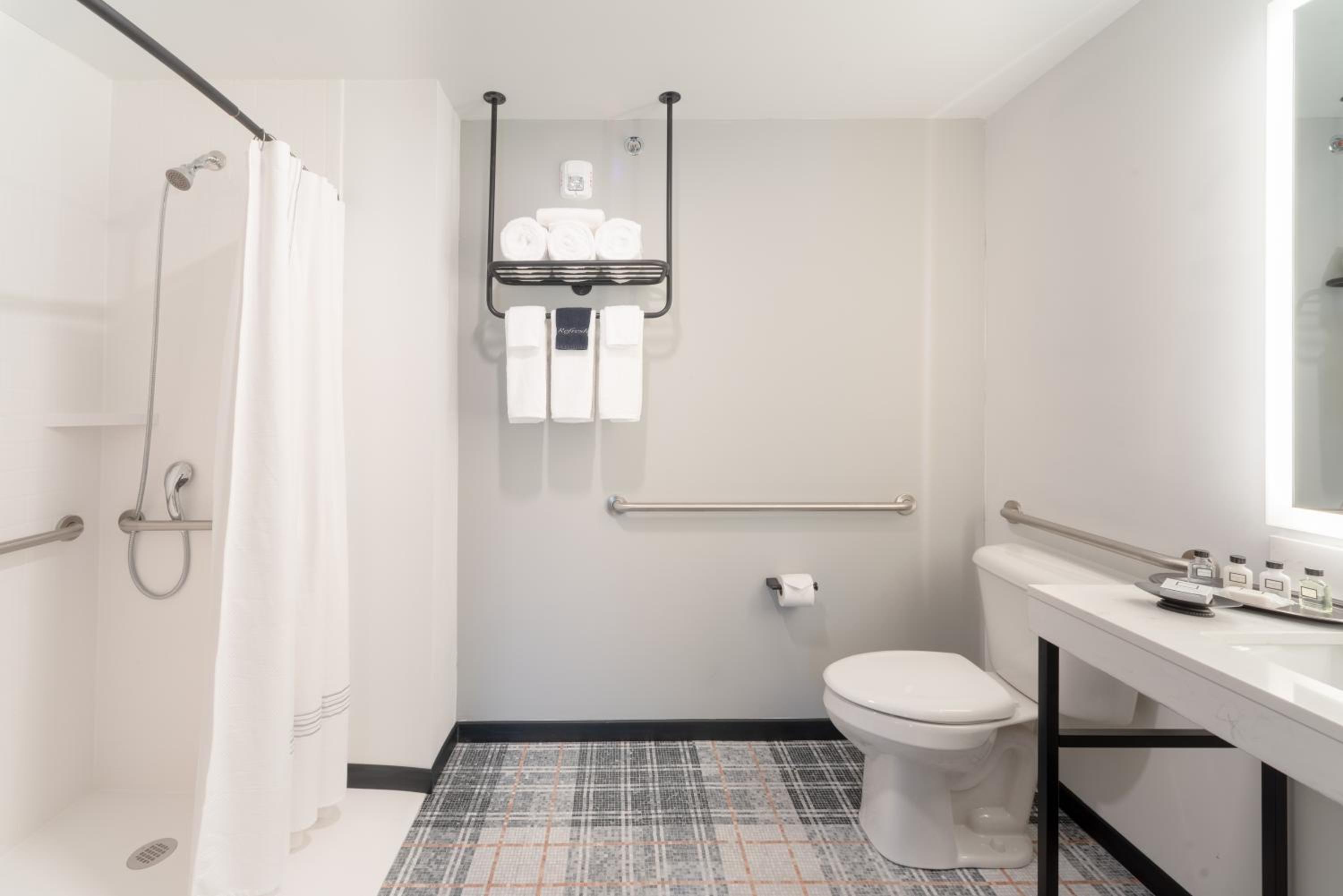 King Room - Disability Access - Photo 3