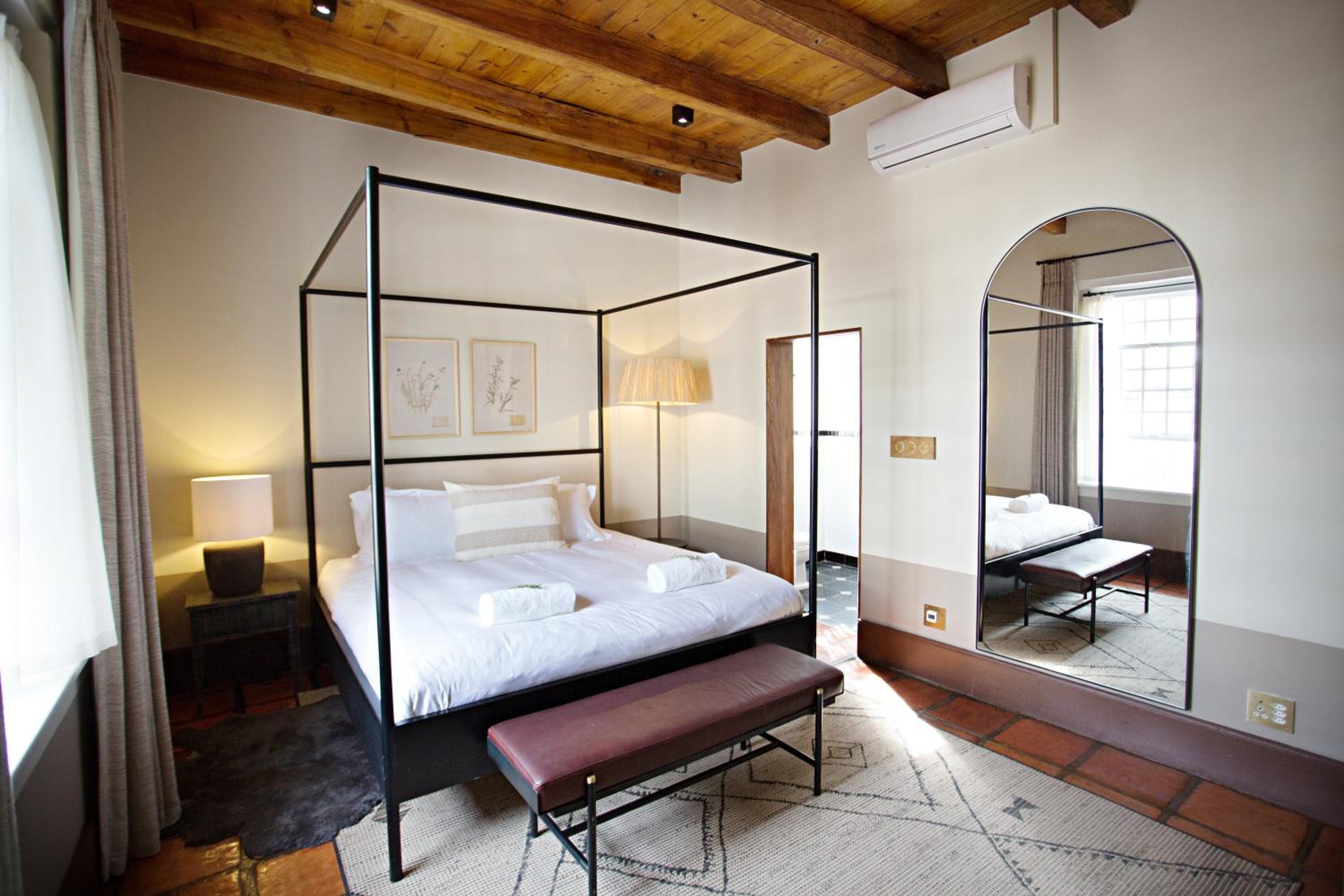 Superior King Room - Photo 2