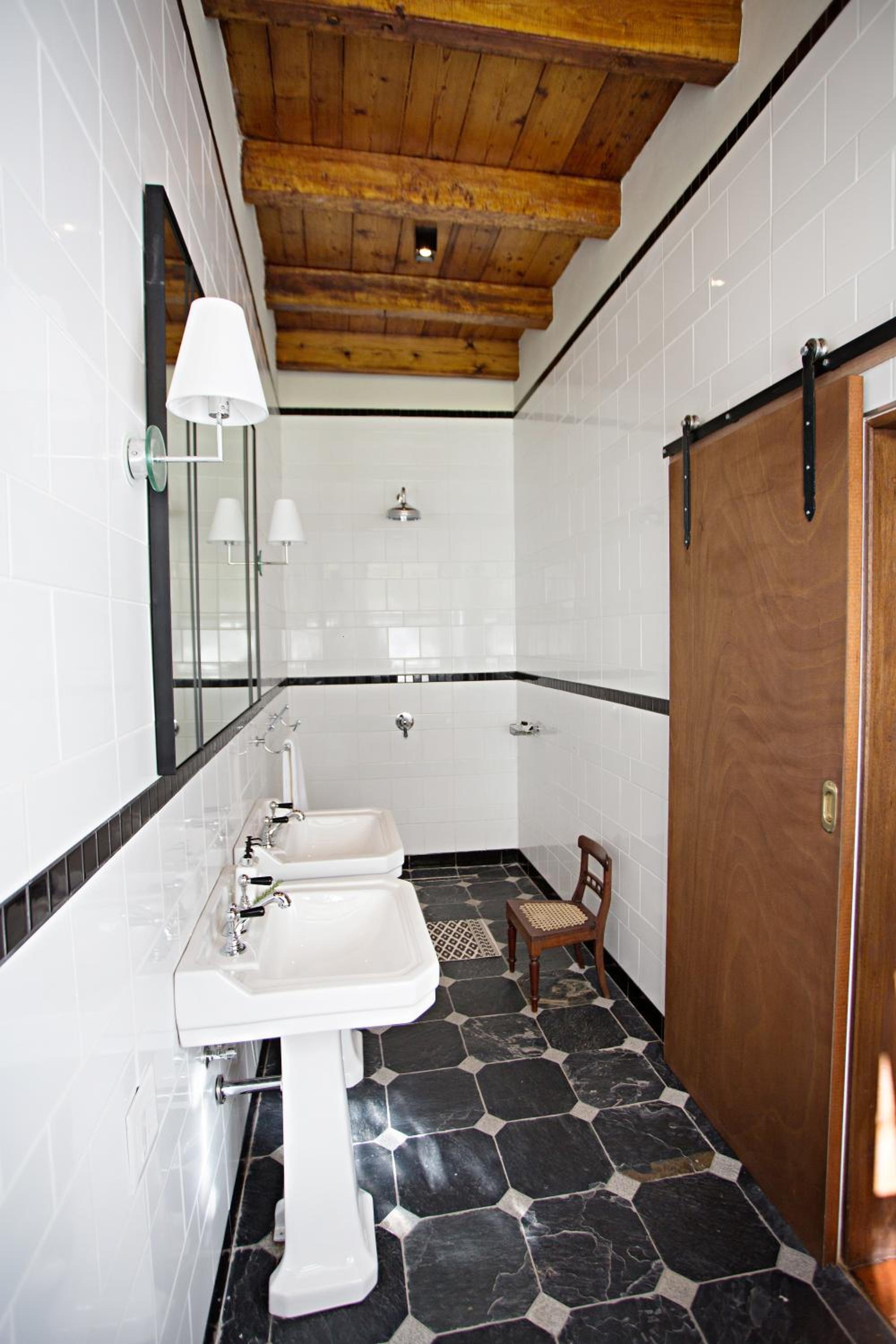 Superior King Room - Photo 4