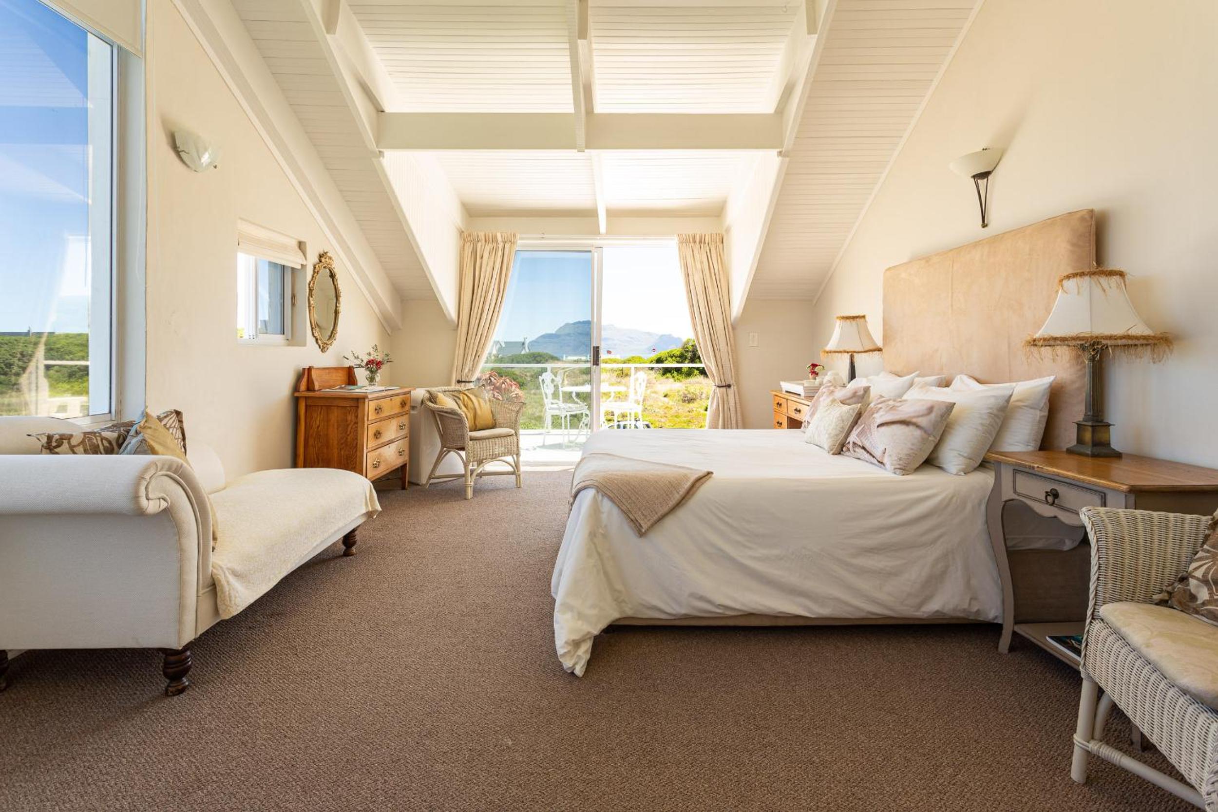 Double Room with Balcony and Sea View photo 3