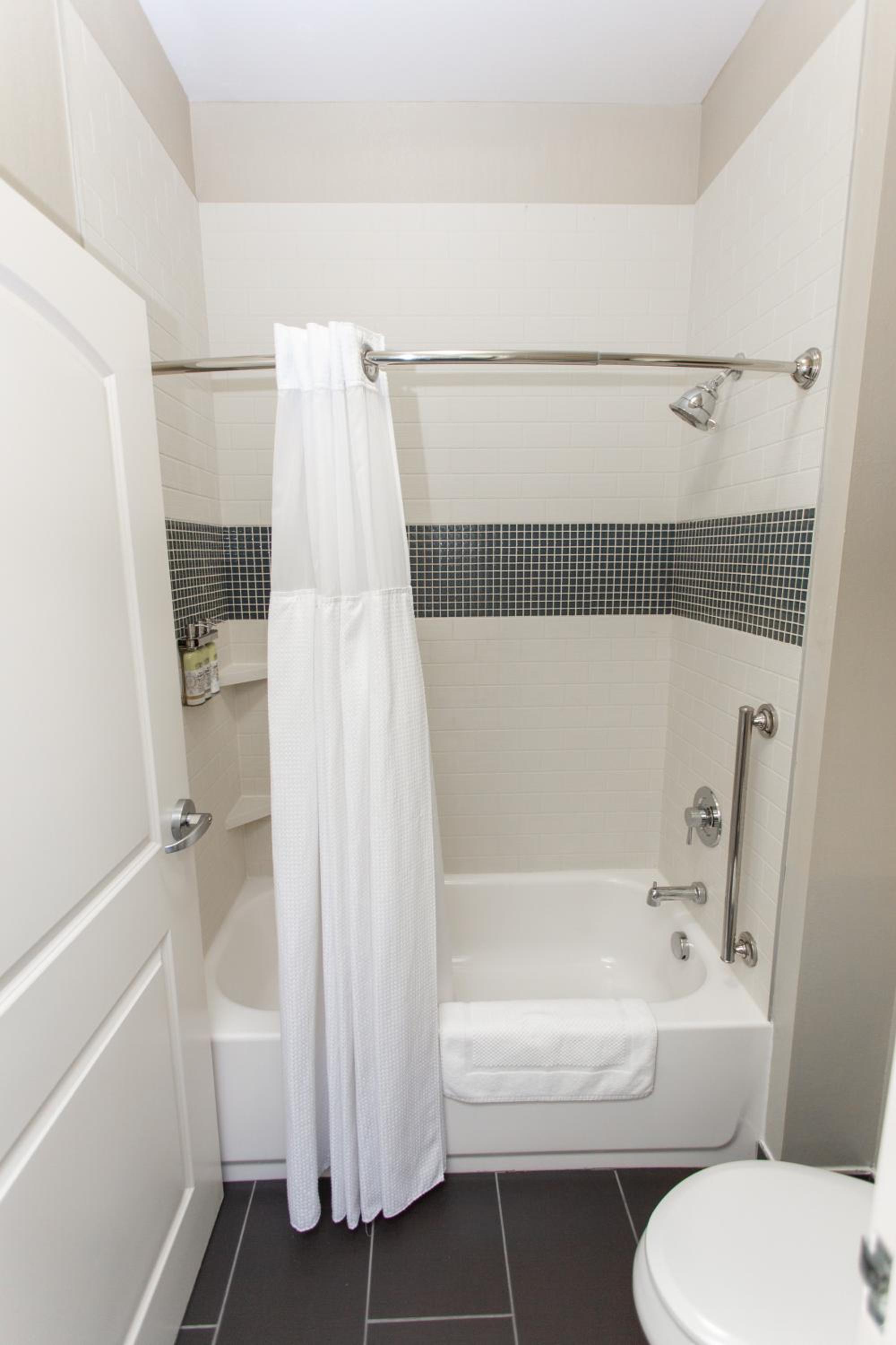 Standard Suite - Photo 4