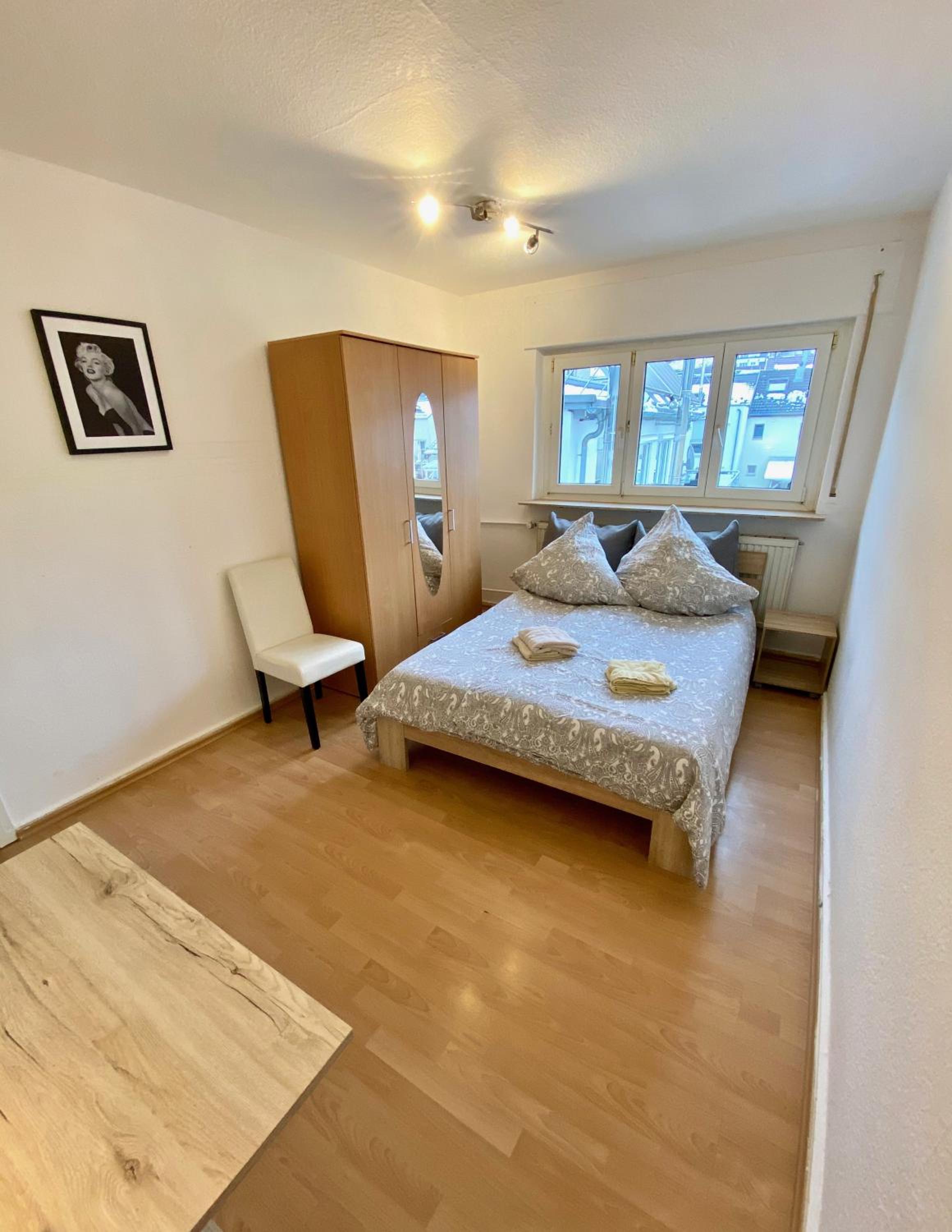 One-Bedroom Apartment photo 1