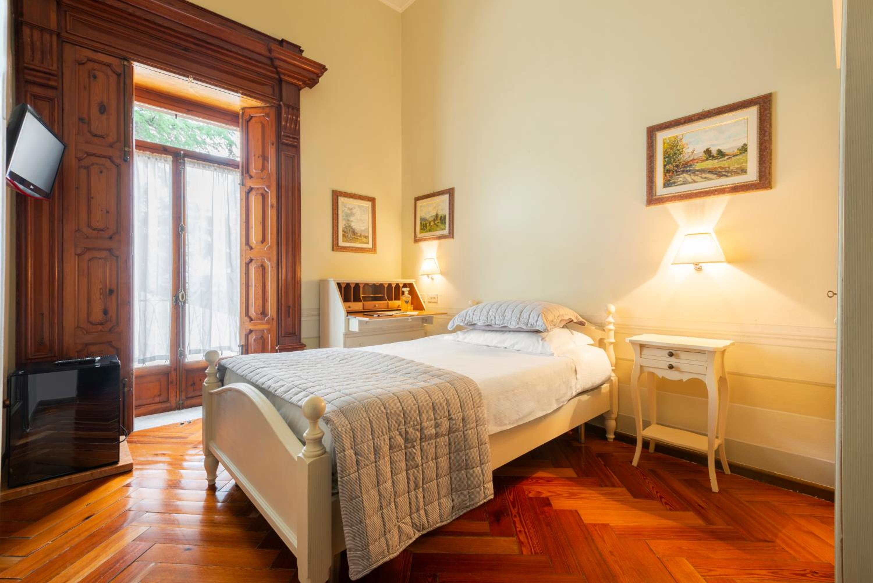 Single Room photo 2