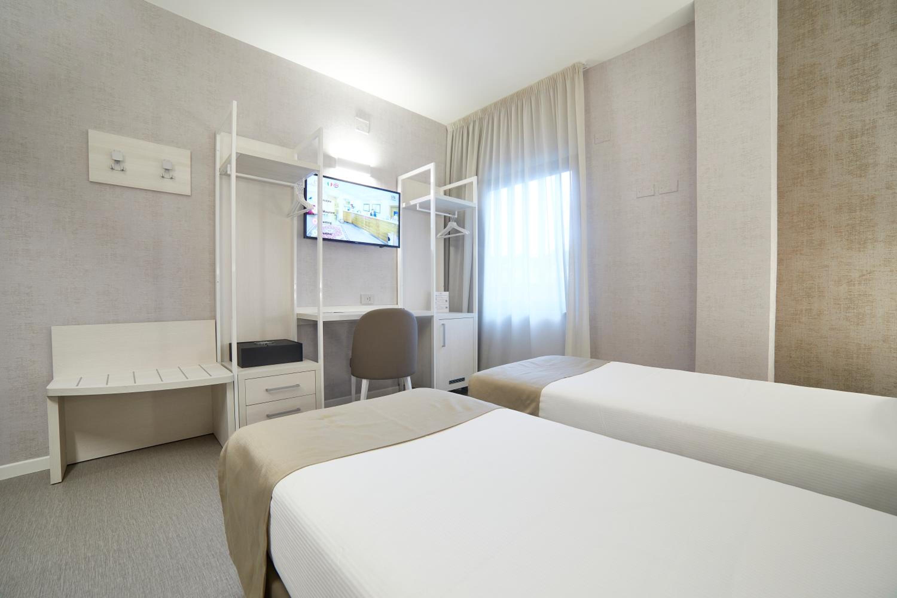 Superior Twin Room photo 2