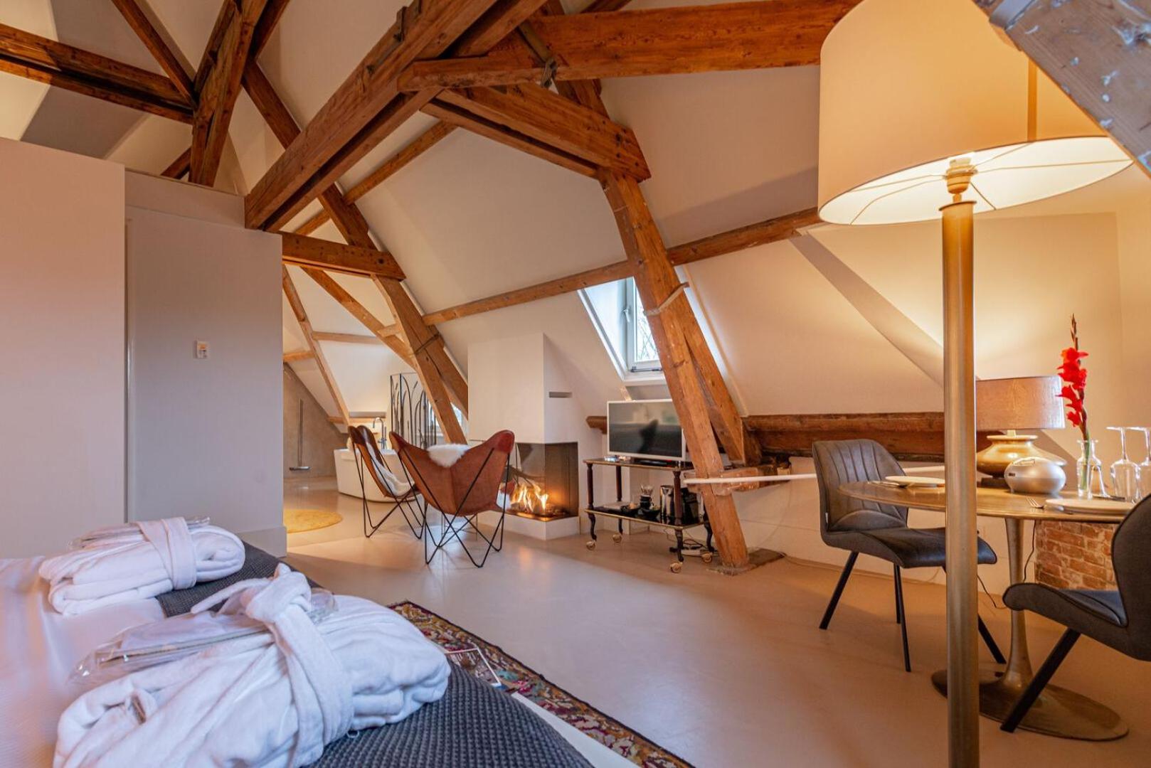 Suite with Balcony photo 3