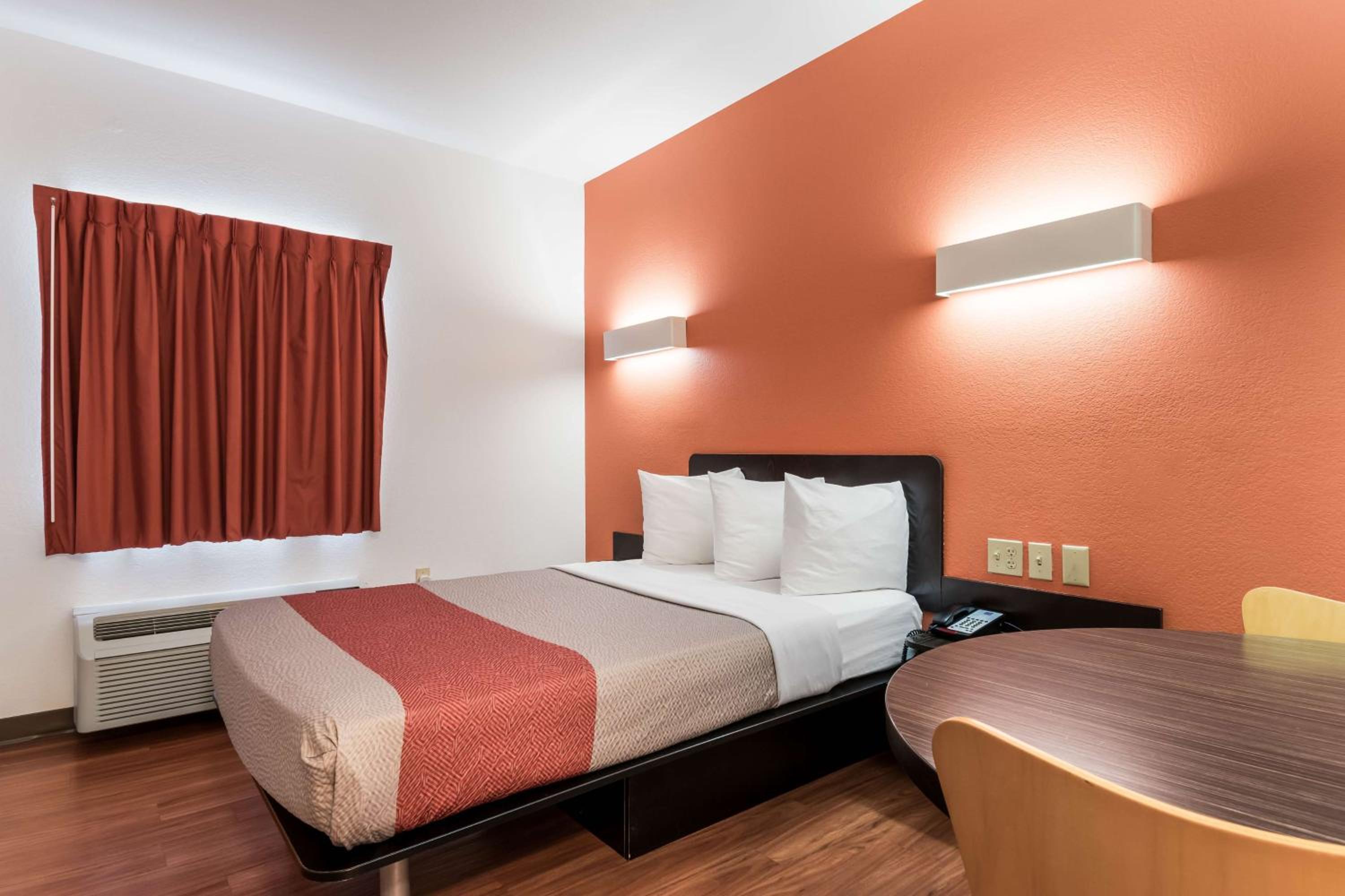 Double Room - Non-Smoking  photo 1