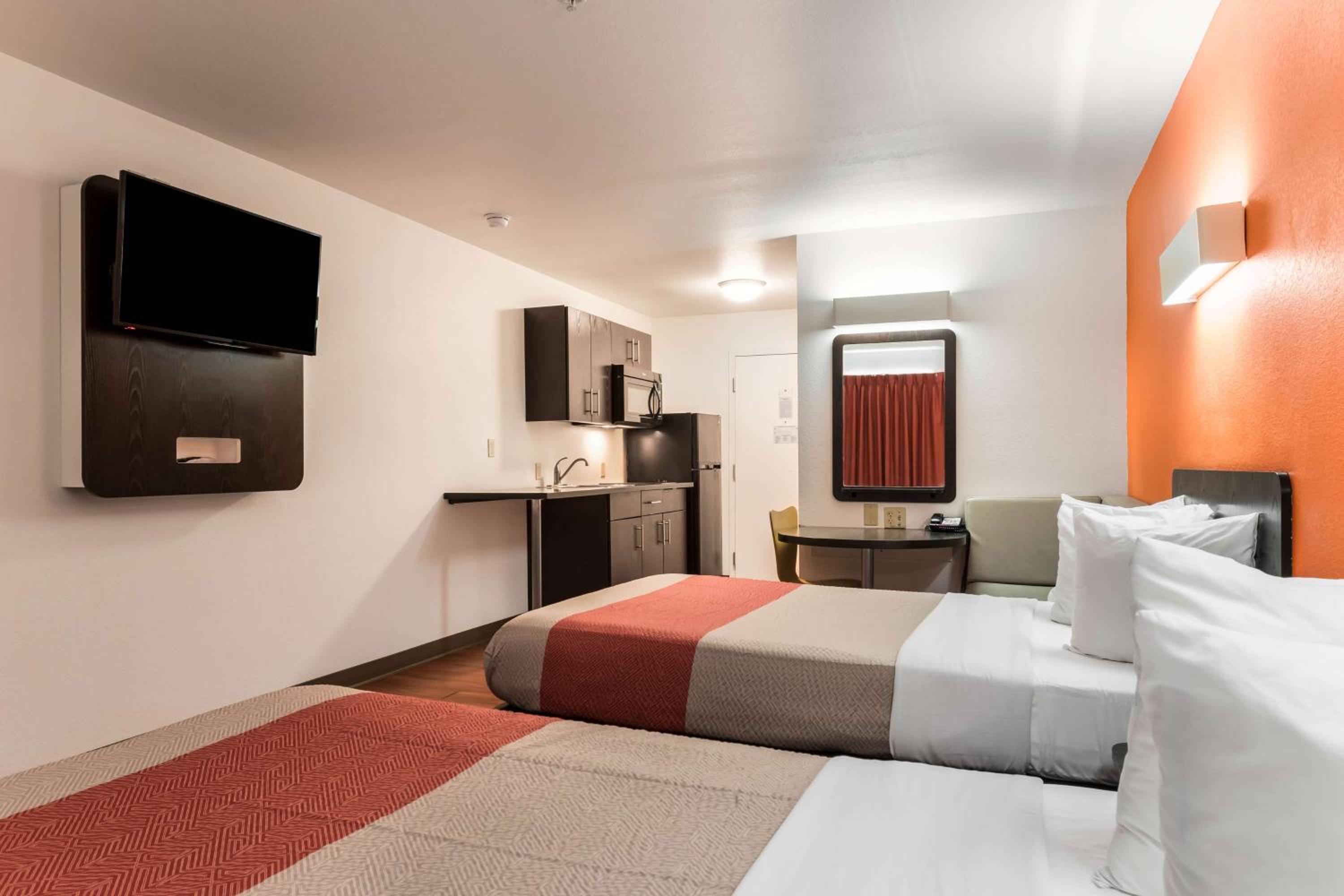 Deluxe Quadruple Room - Non-Smoking photo 3