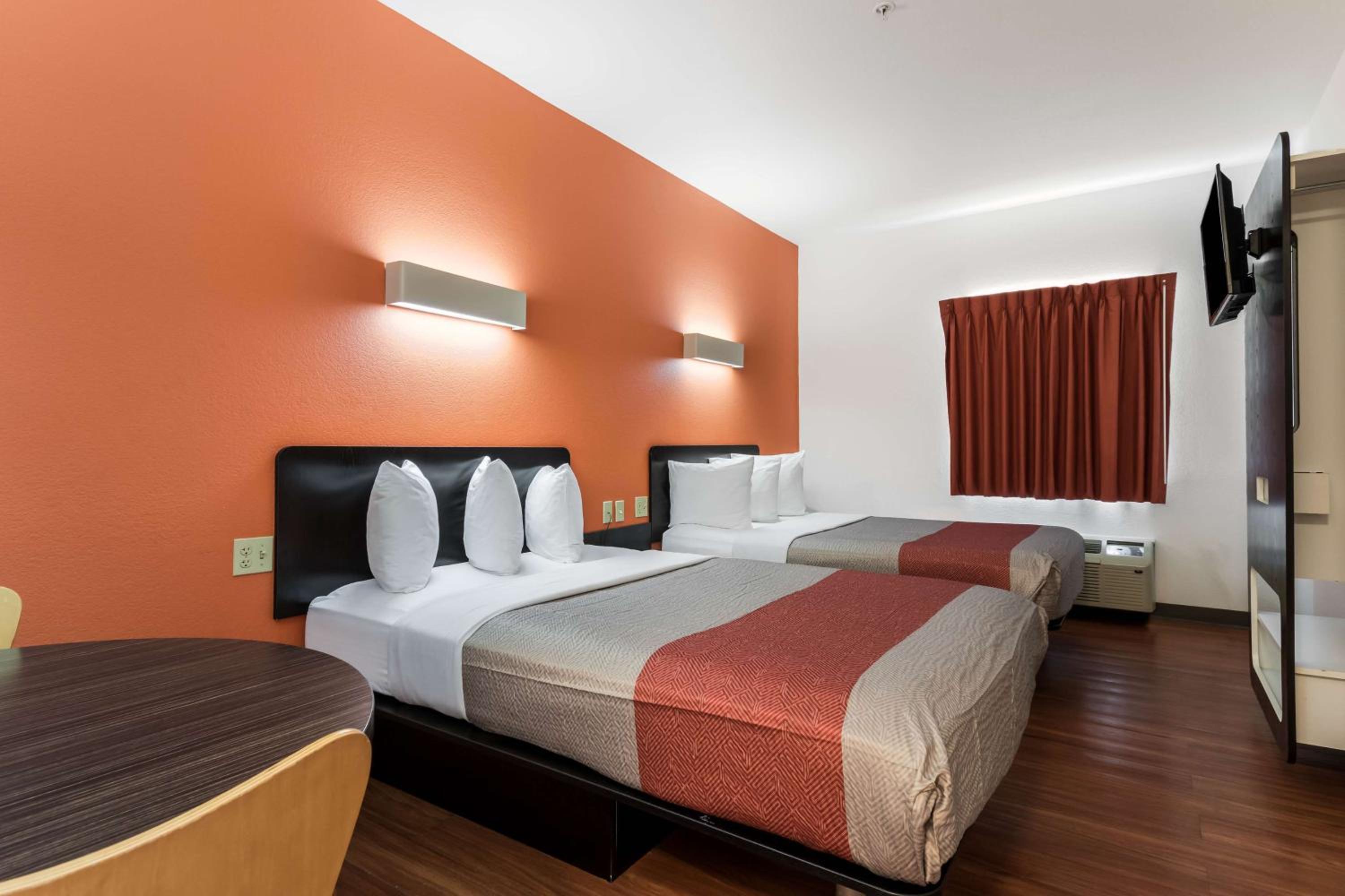 Quadruple Room - Non-Smoking photo 1
