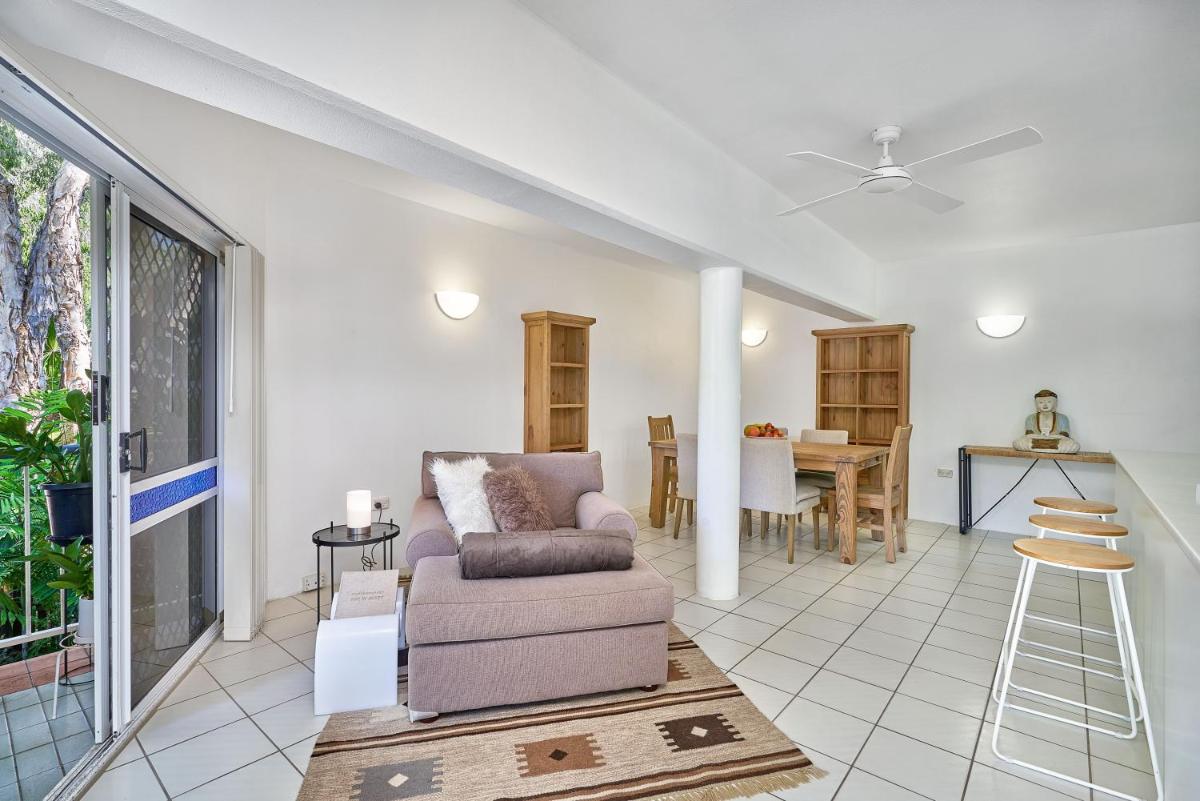 Two-Bedroom Apartment with Garden View photo 2