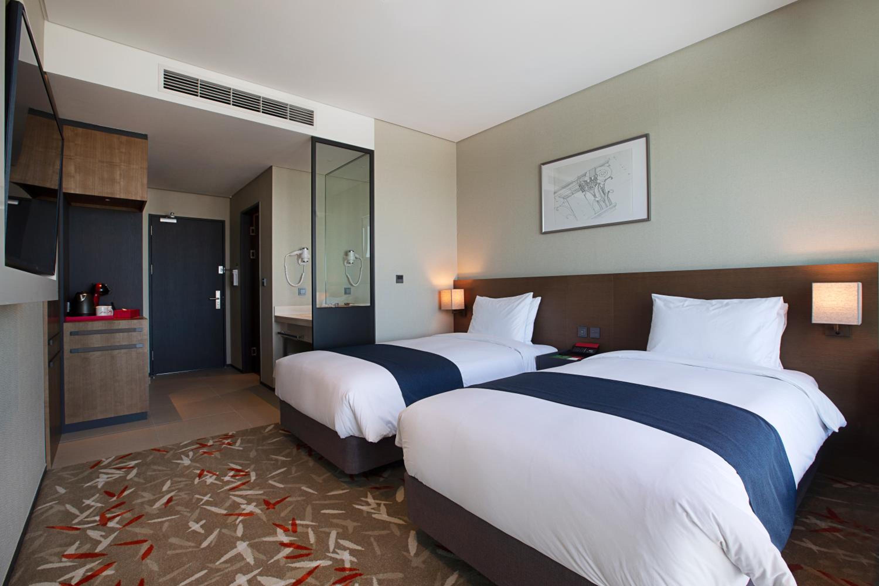Standard Twin Room with Sea View photo 2