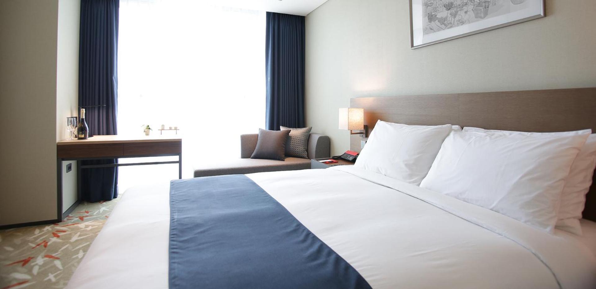 Standard Double Room with City View photo 2