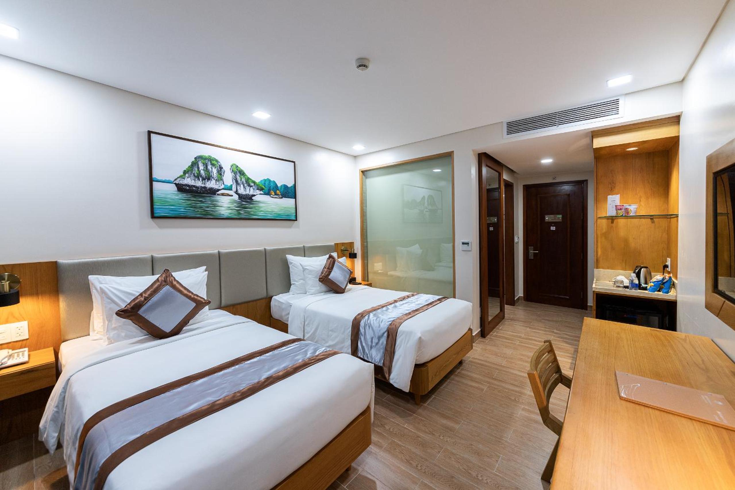 Superior King Room - Photo 9