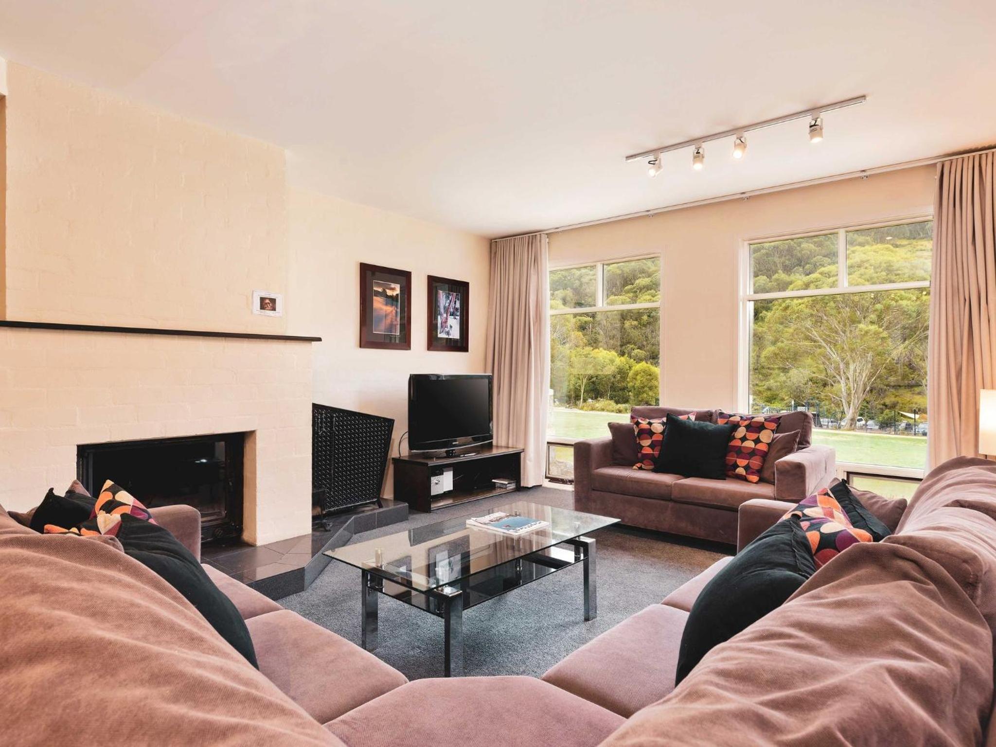 Three-Bedroom Chalet photo 1