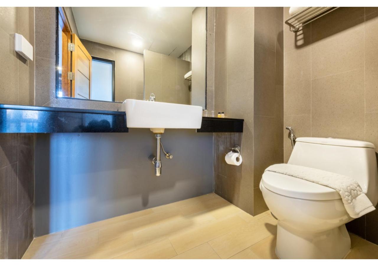 Basic Double or Twin Room - Photo 6