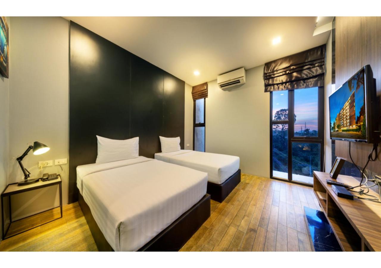 Basic Double or Twin Room - Photo 8