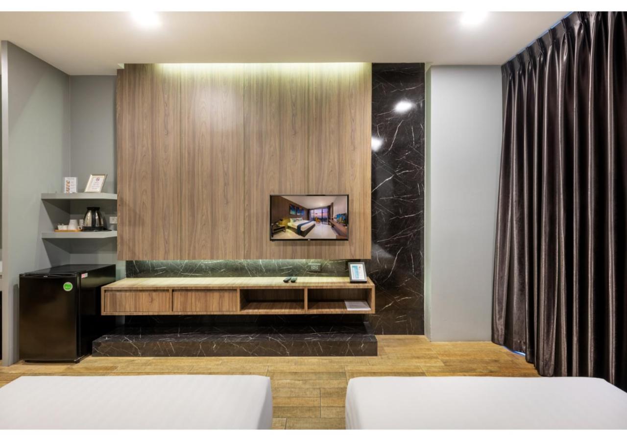 Basic Double or Twin Room with Sea View - Photo 6