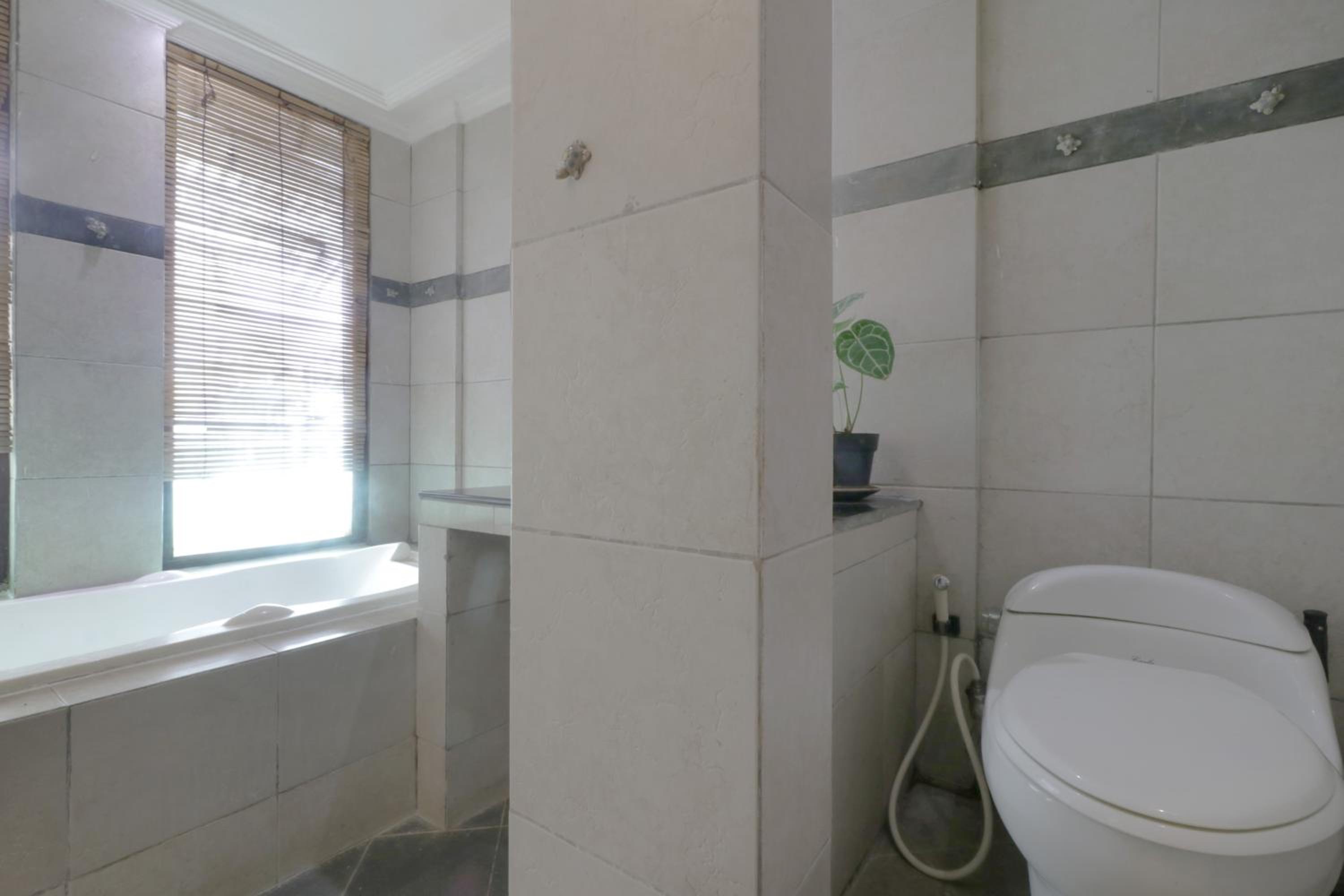 Deluxe Double Room with Balcony - Photo 2