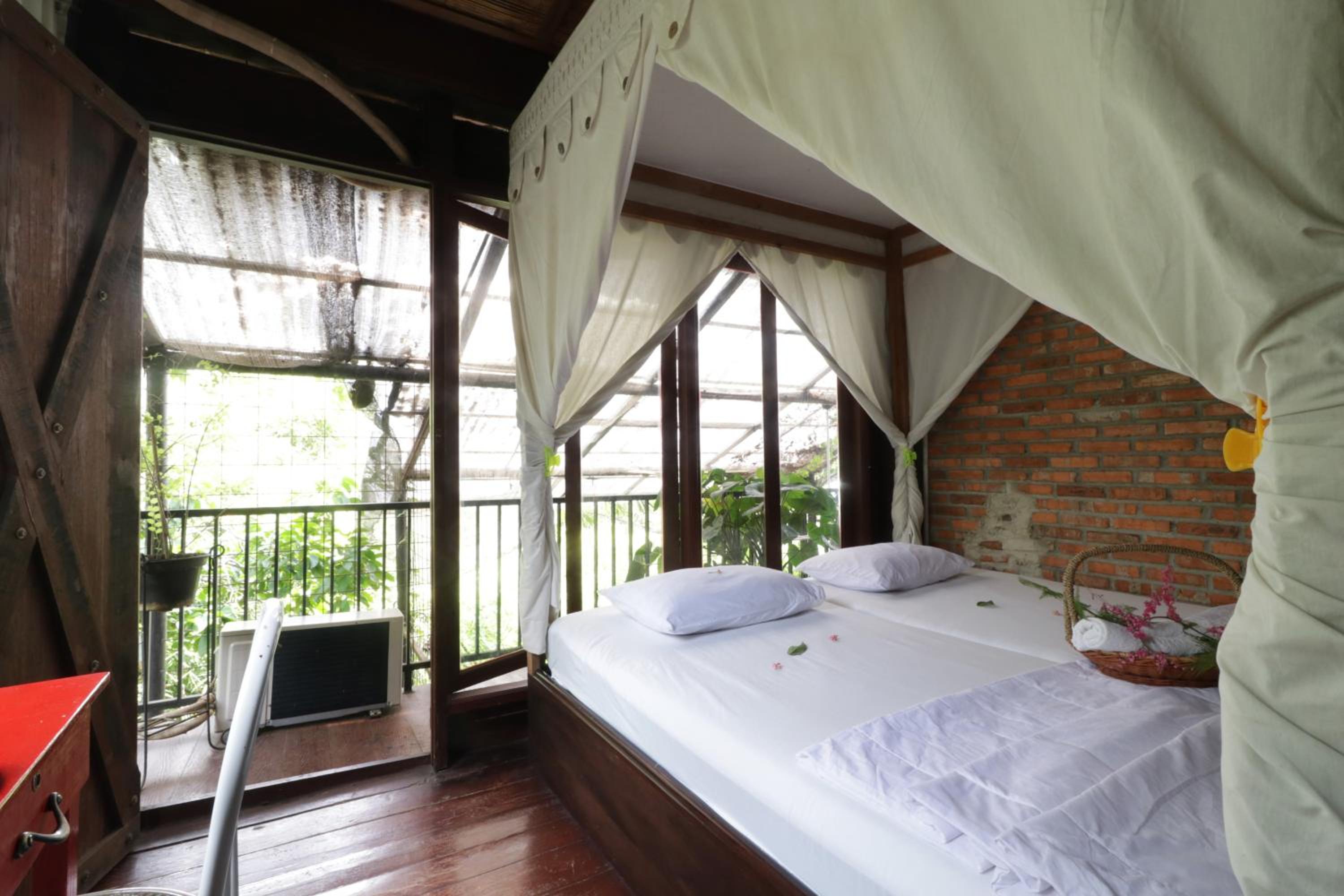 Deluxe Double Room with Balcony - Photo 1
