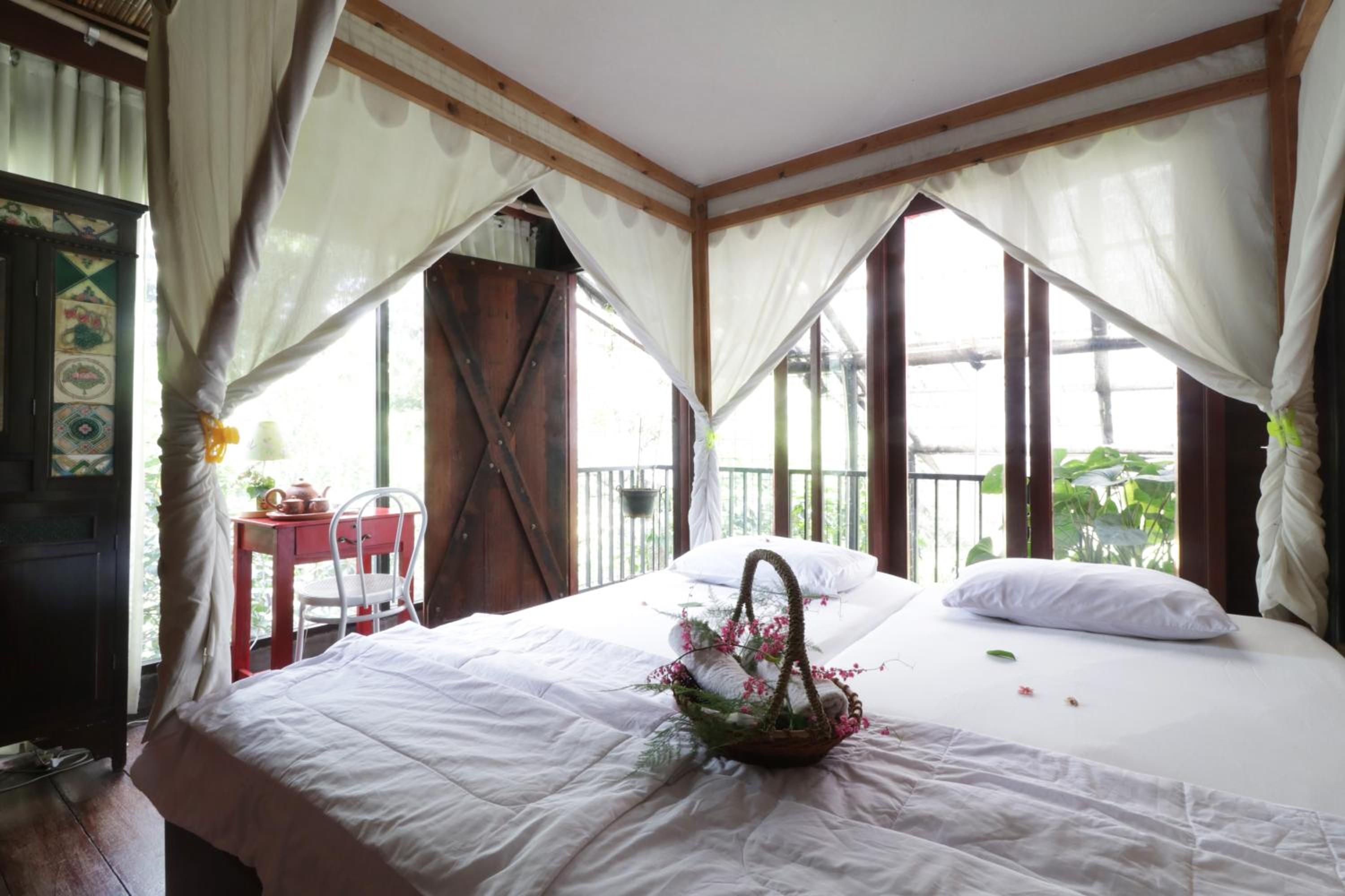 Deluxe Double Room with Balcony - Photo 6