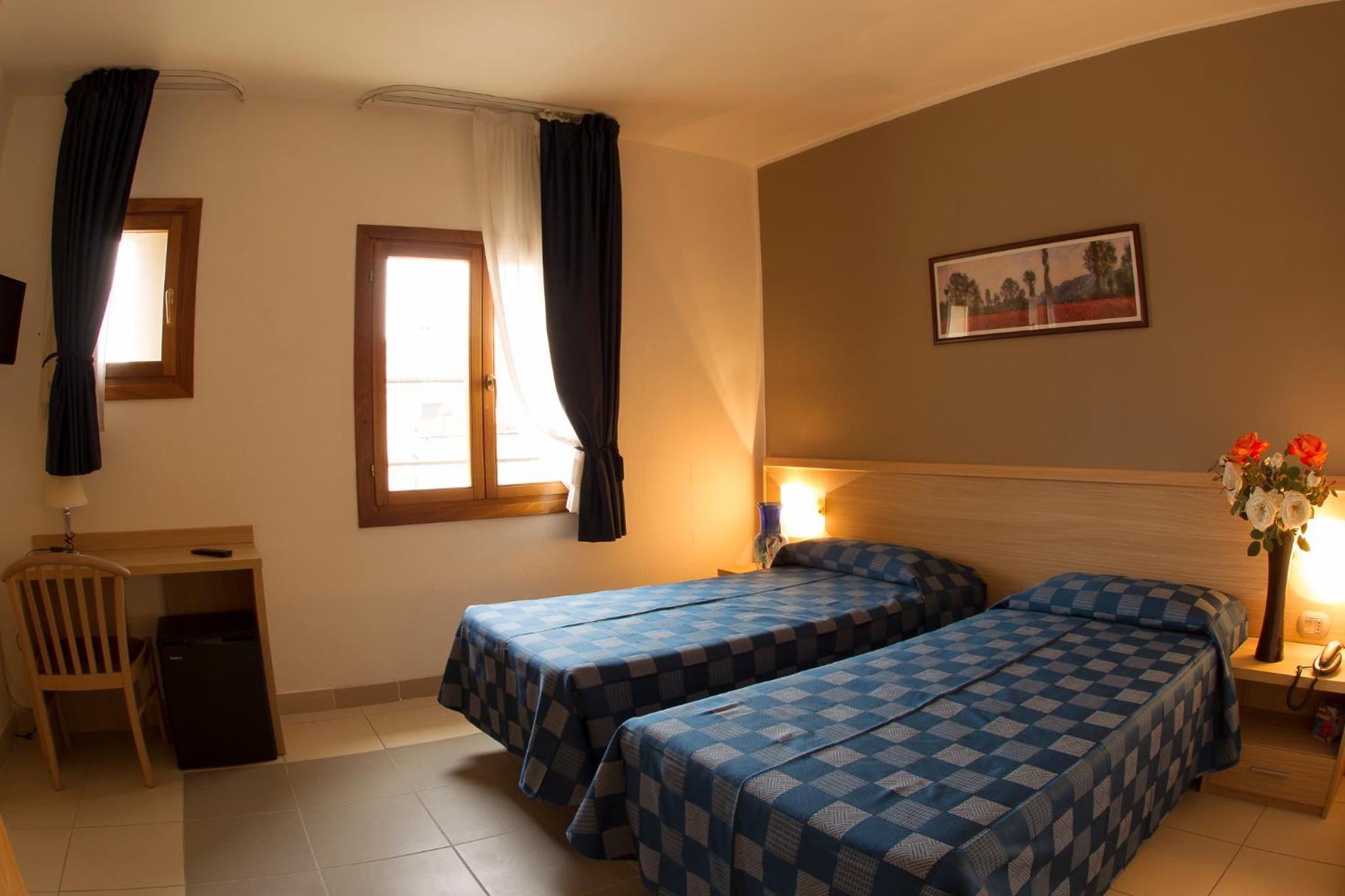 Double or Twin Room photo 3