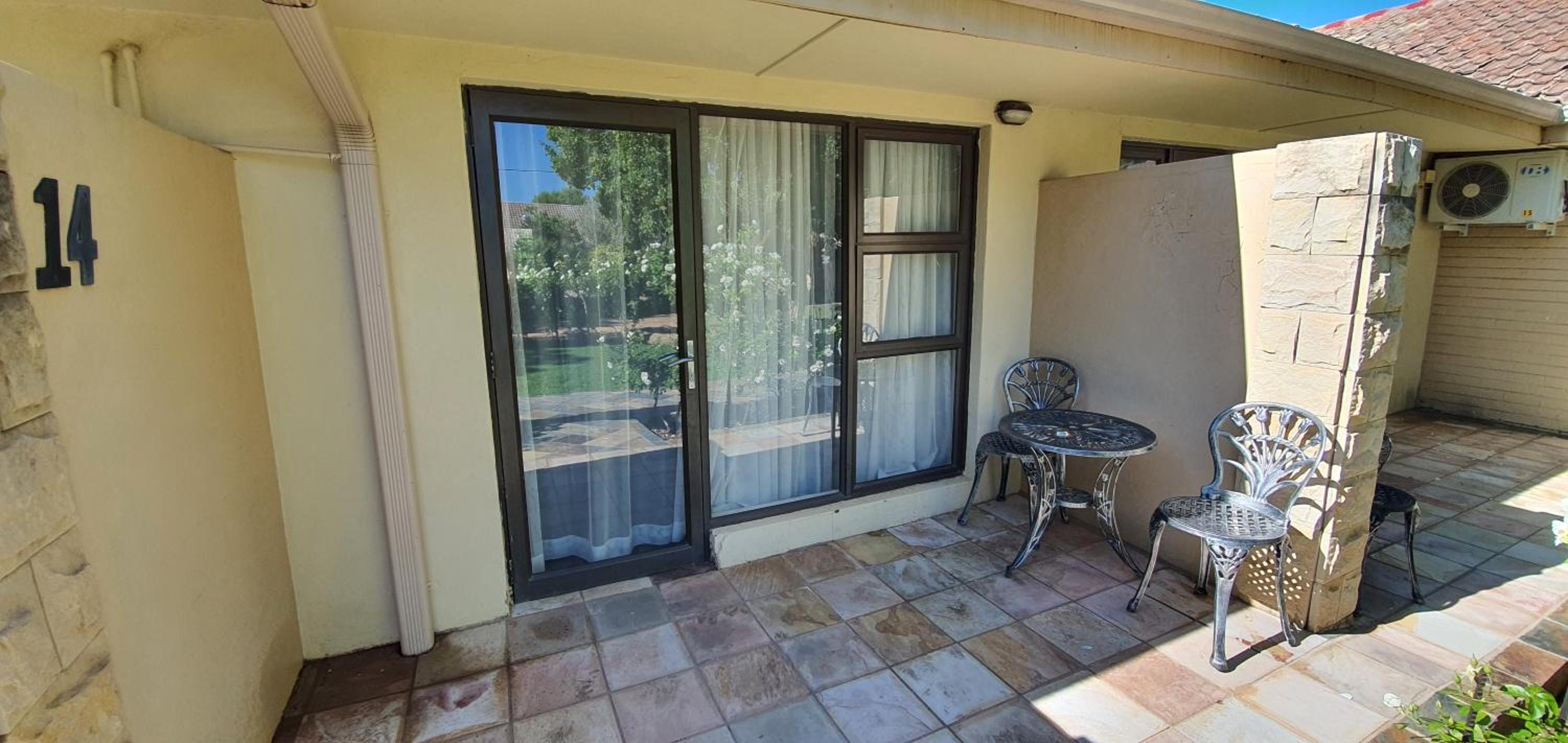 Standard Double Room - Photo 3