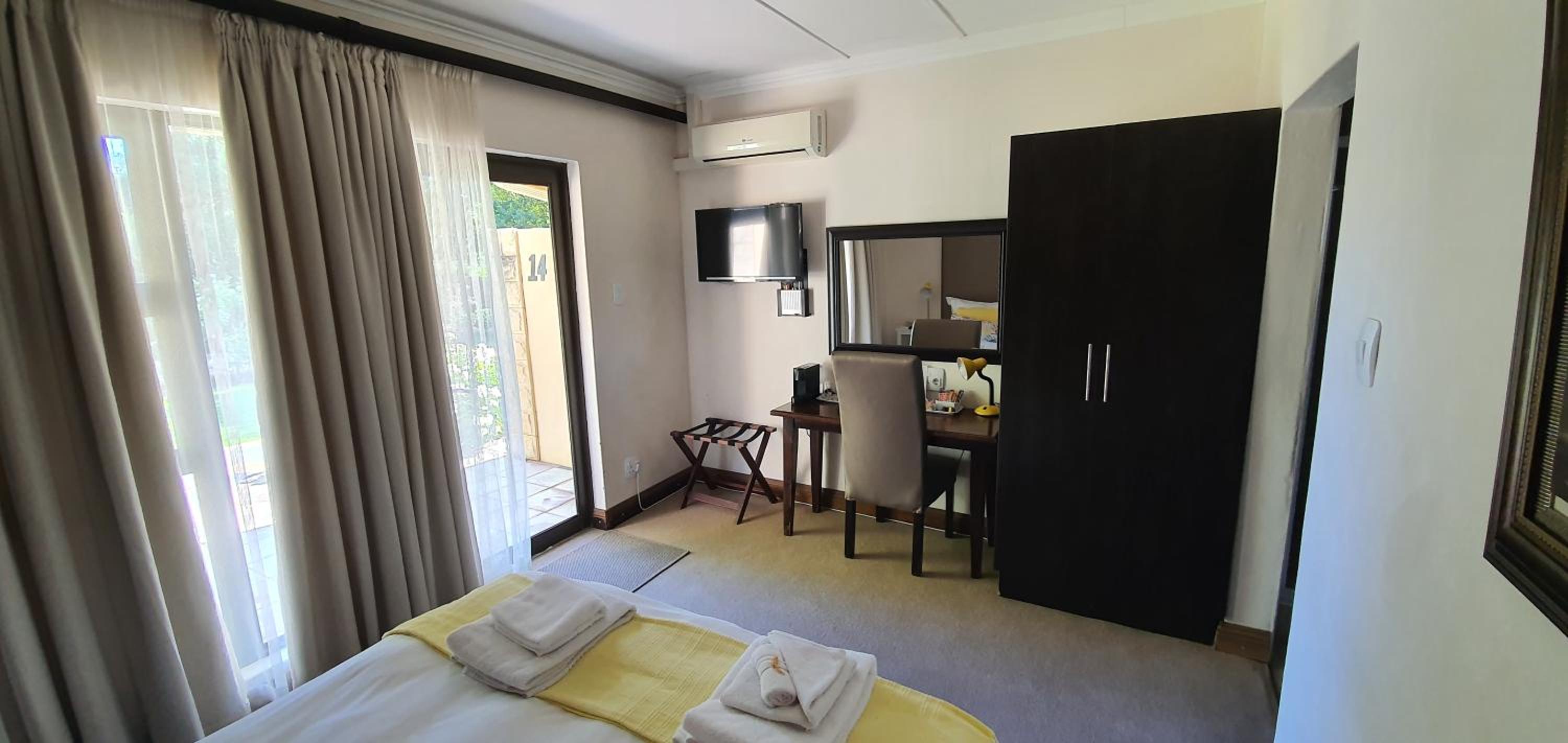 Standard Double Room - Photo 6